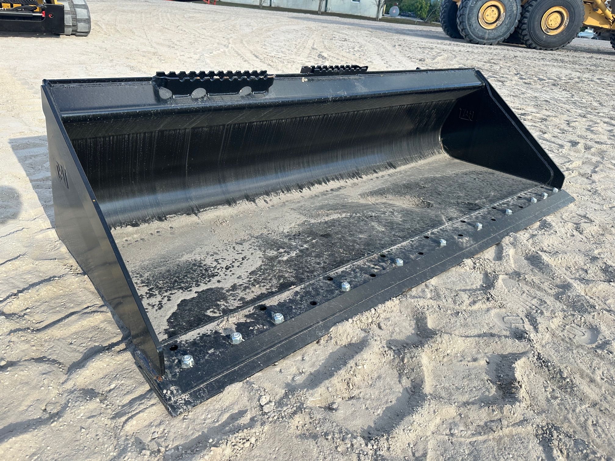 CAT 299D3 80" Skid Steer Bucket Photo 4 Thumbnail