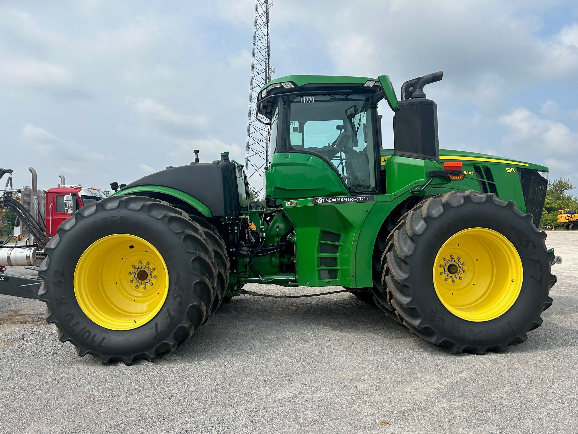 2022 JOHN DEERE 9R 590 Photo 2 Thumbnail