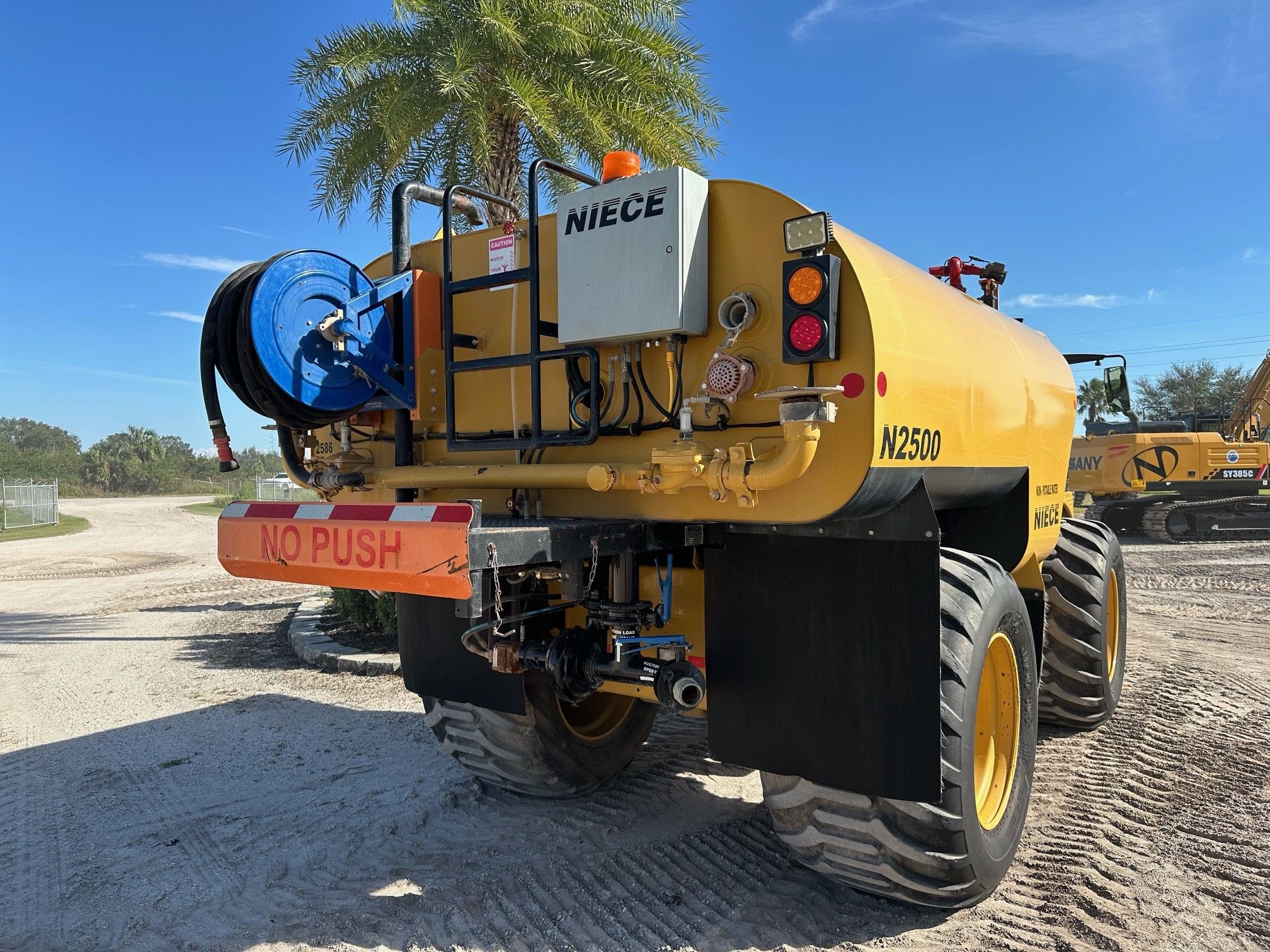 2018 HYDREMA 912HM Photo 4 Thumbnail