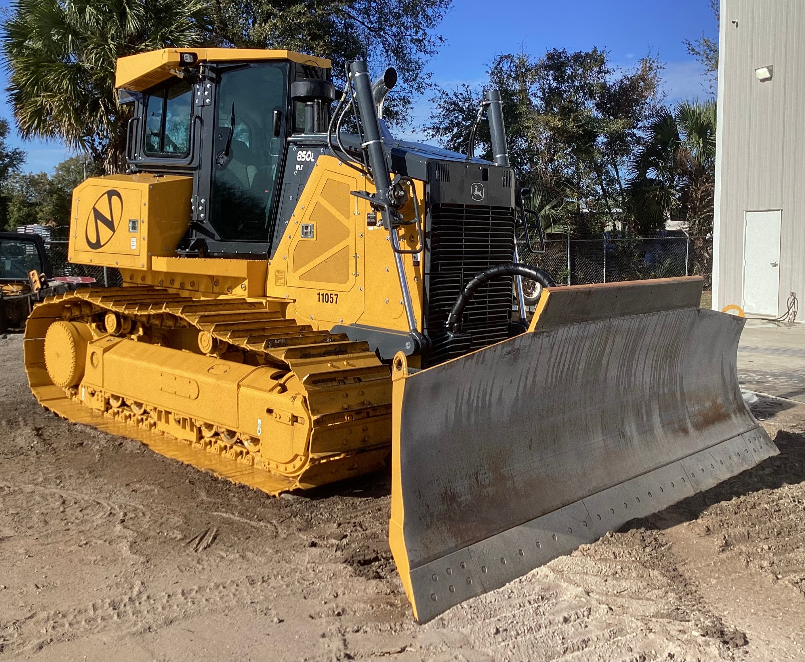 2023 JOHN DEERE 850L WLT Photo 6 Thumbnail