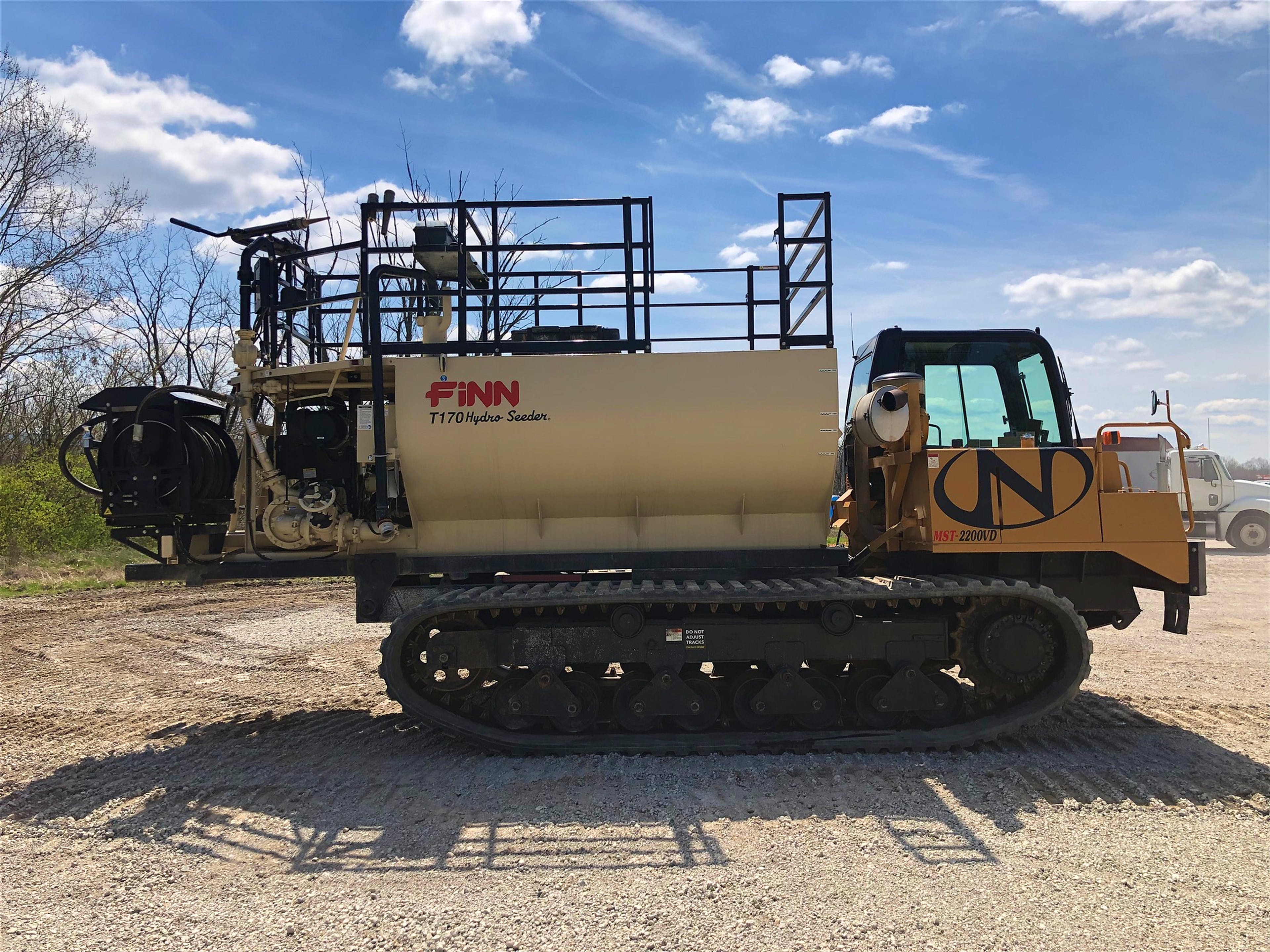 2014 MOROOKA MST 2200VD Photo 6 Thumbnail