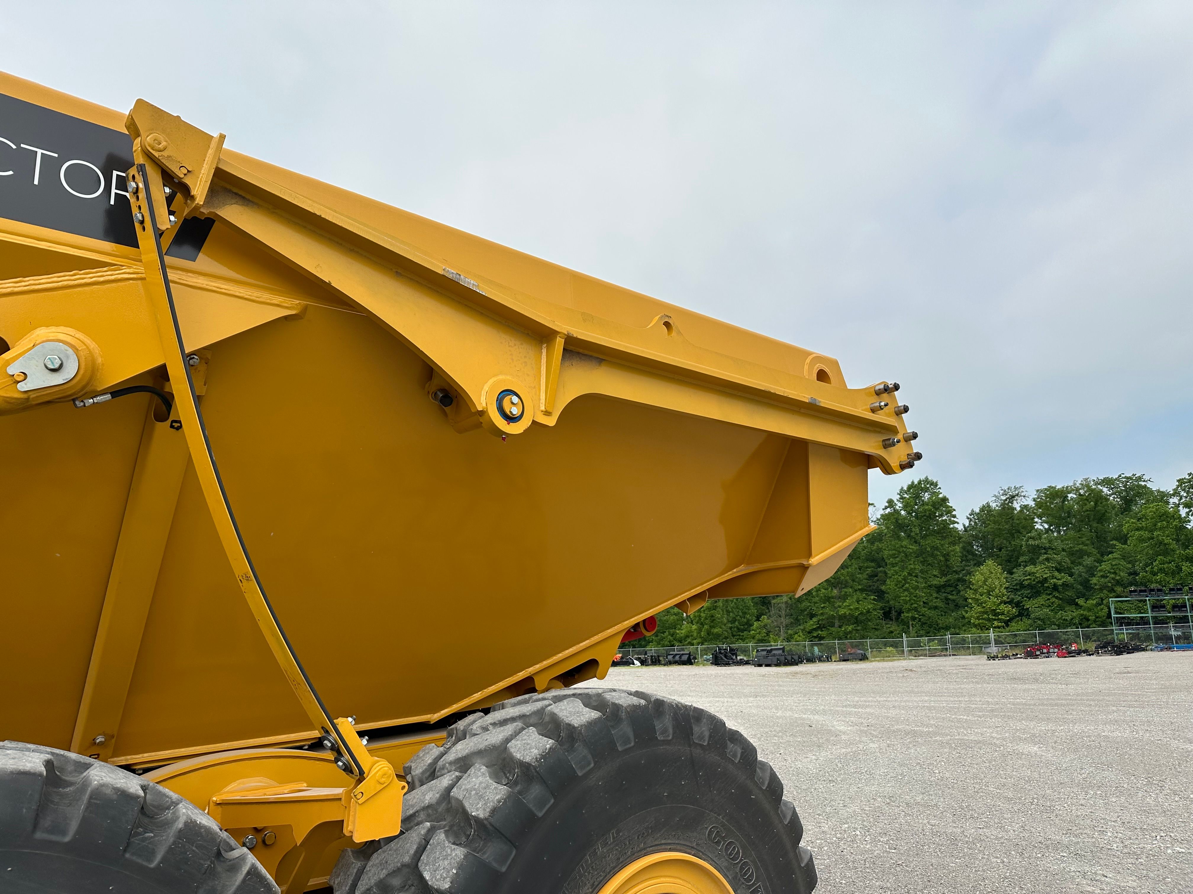 BELL B30E TAILGATE Photo 2 Thumbnail