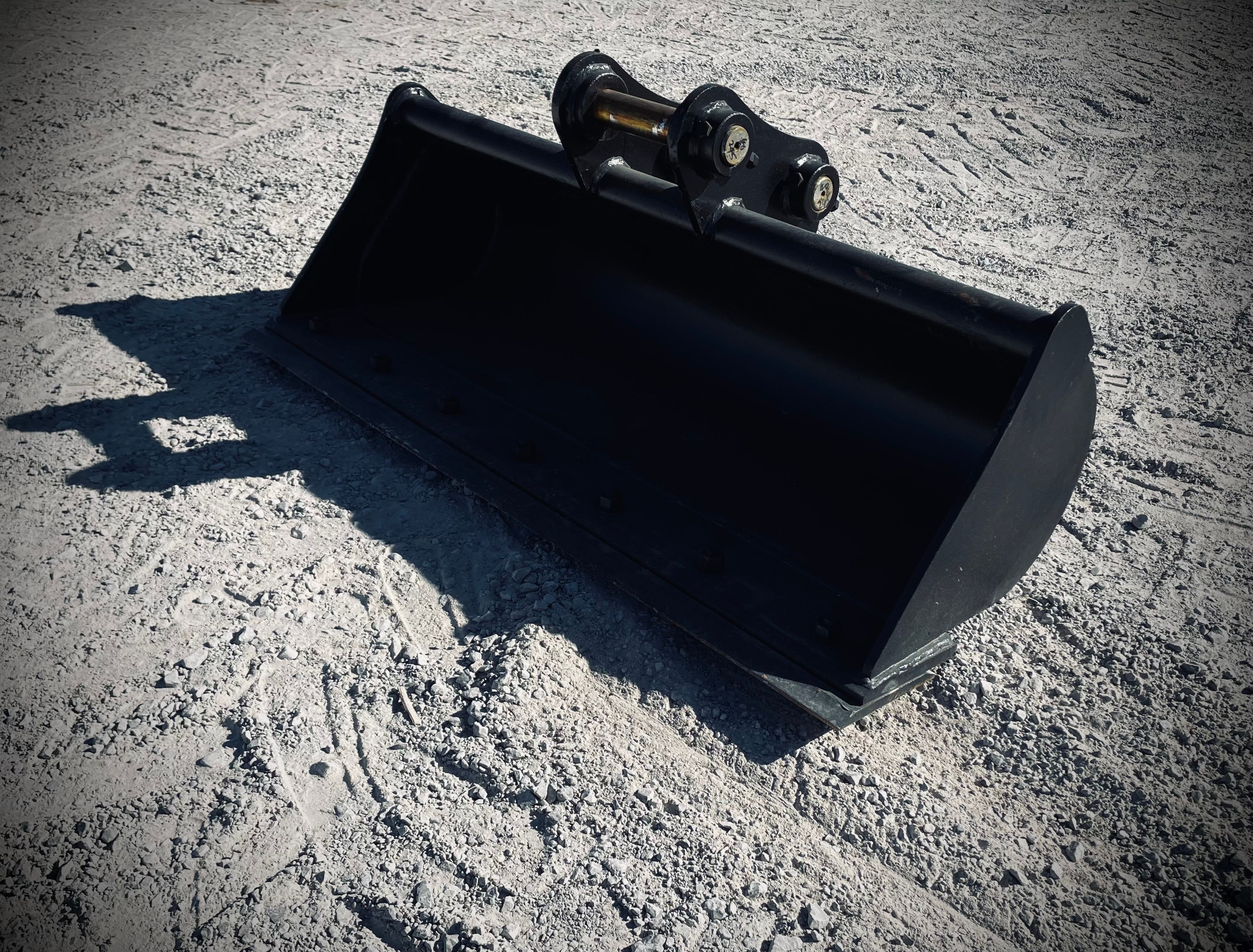 42" EXCAVATOR DITCH CLEANING BUCKET 40MM PIN Photo 1 Thumbnail