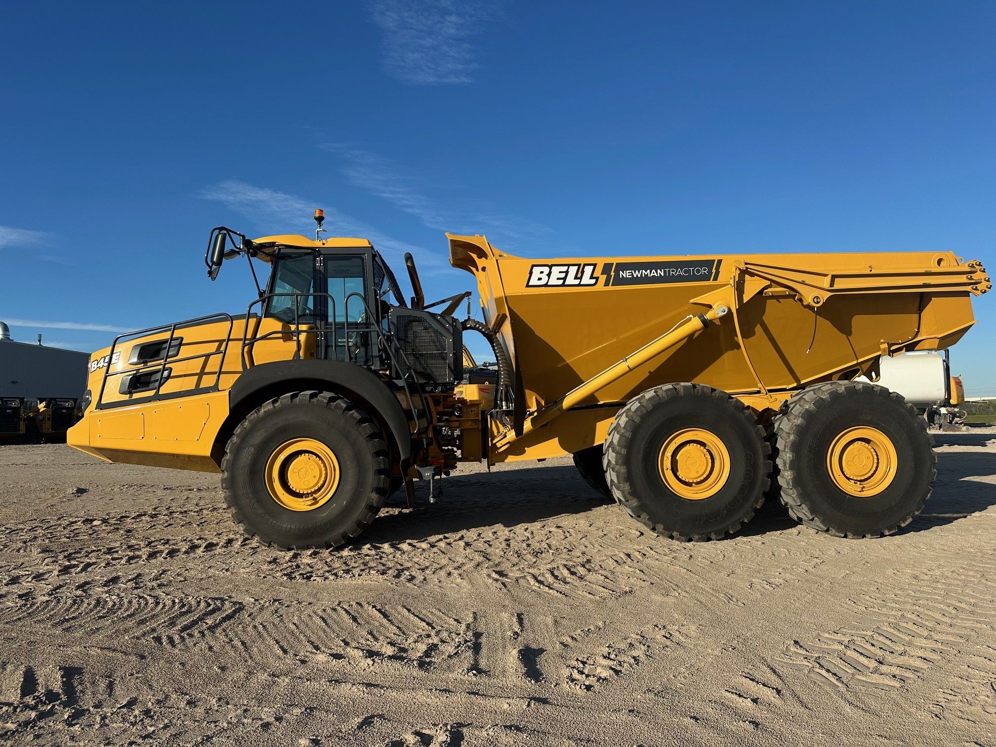 2025 BELL B45E Photo 2 Thumbnail