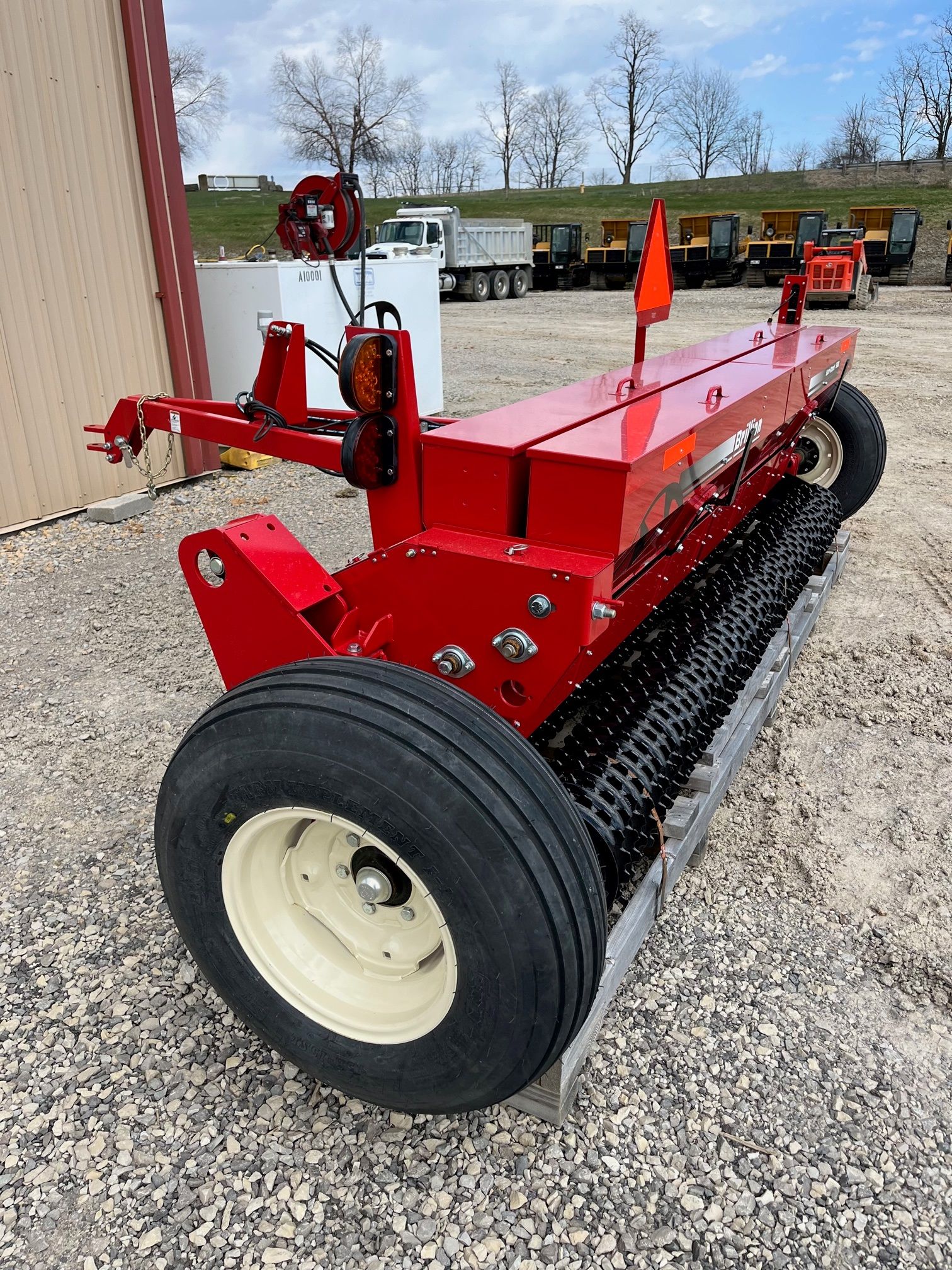 BRILLION 10' SSB SURE-STAND SEEDER Photo 1 Thumbnail
