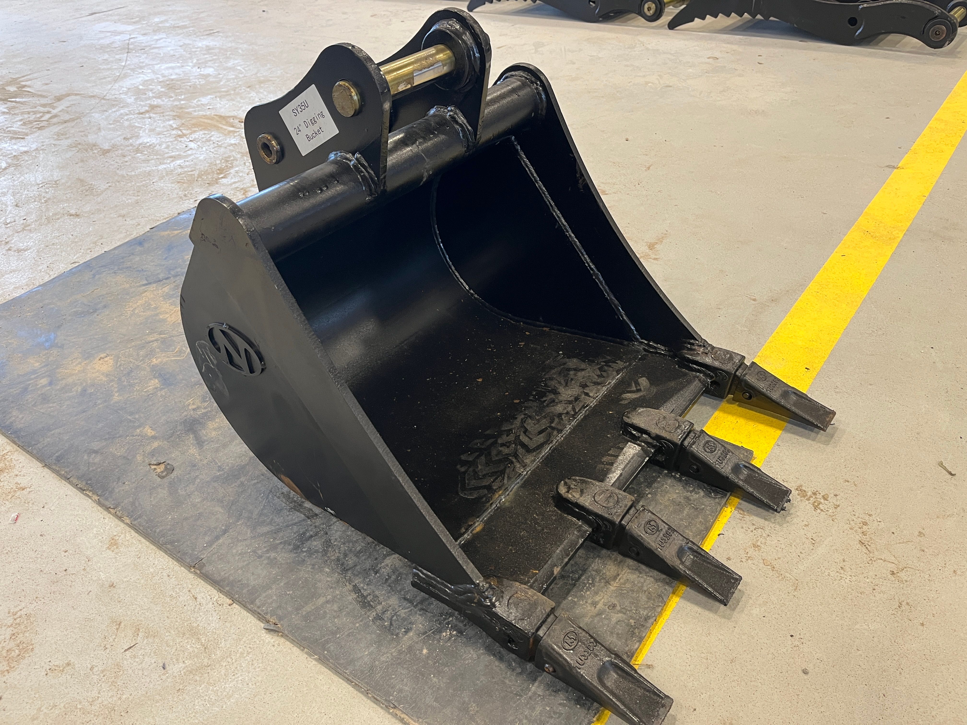 24" BUCKET FOR SY35U Photo 4 Thumbnail