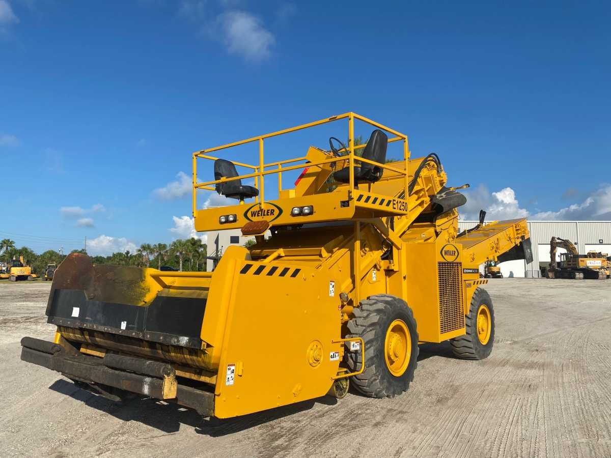 2009 WEILER WEILER E1250 MATERIAL TRANSFER VEHICLE WHEELED Photo 1