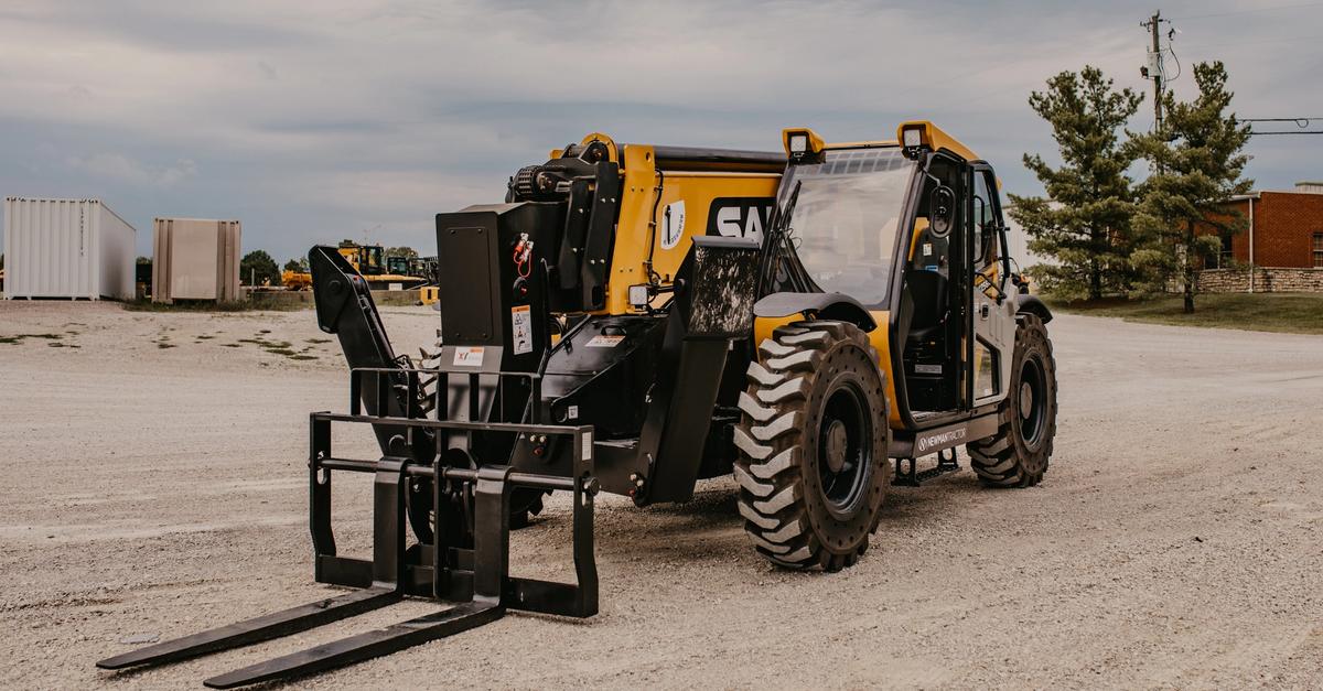 Understanding Telehandlers: From Weight to Lifting Capacity | Newman ...