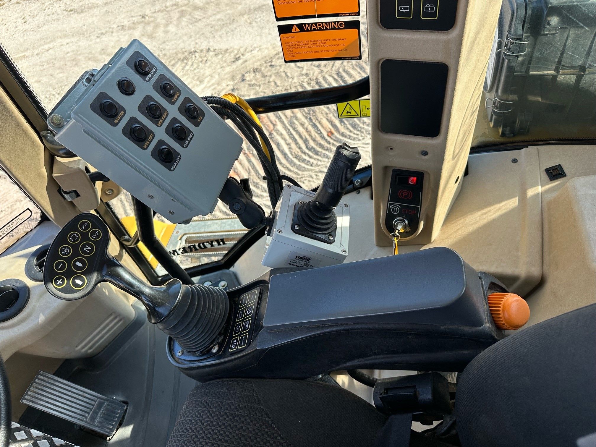 2018 HYDREMA 912HM Photo 9 Thumbnail