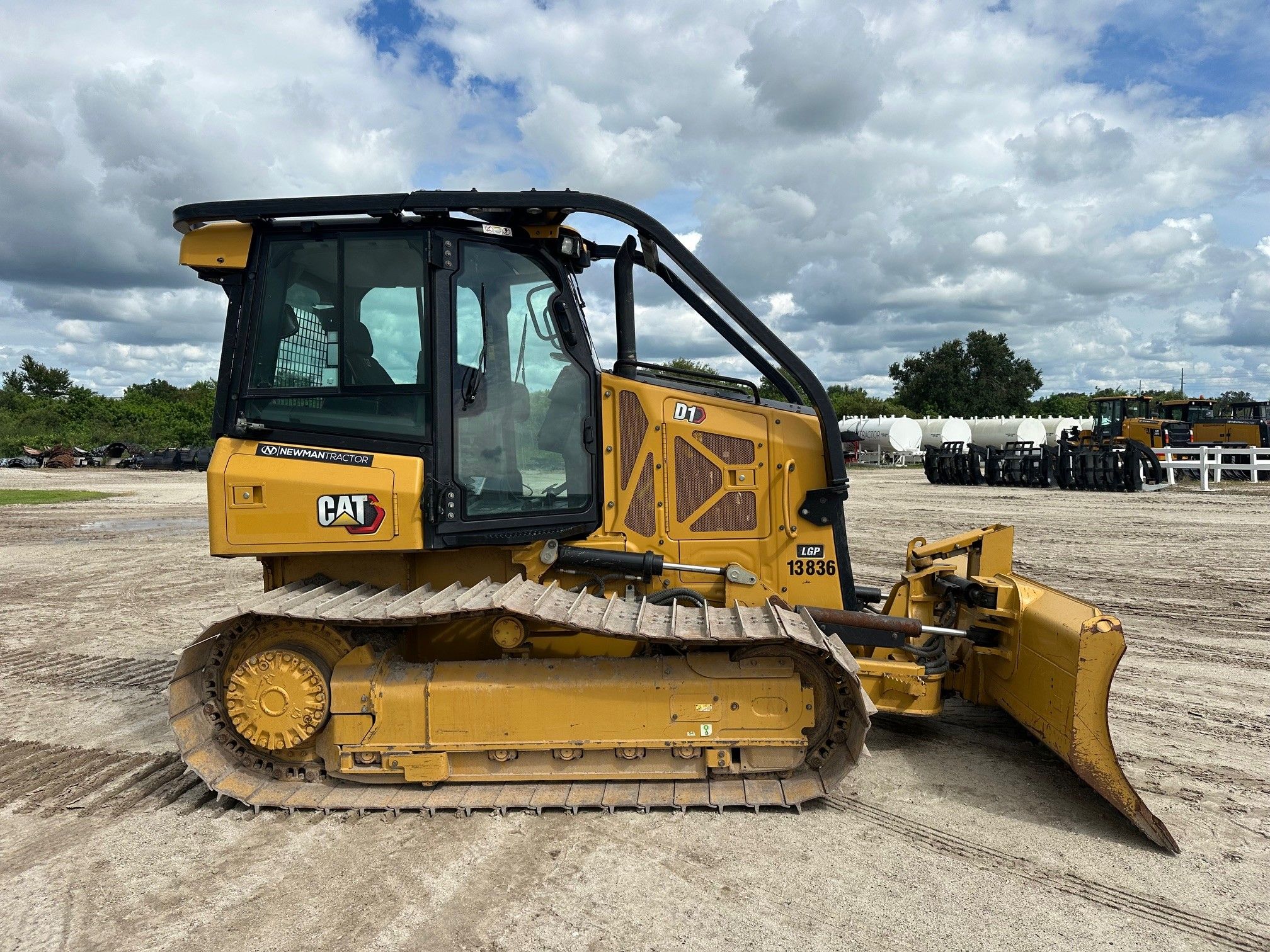 2022 CAT D1 Photo 5 Thumbnail