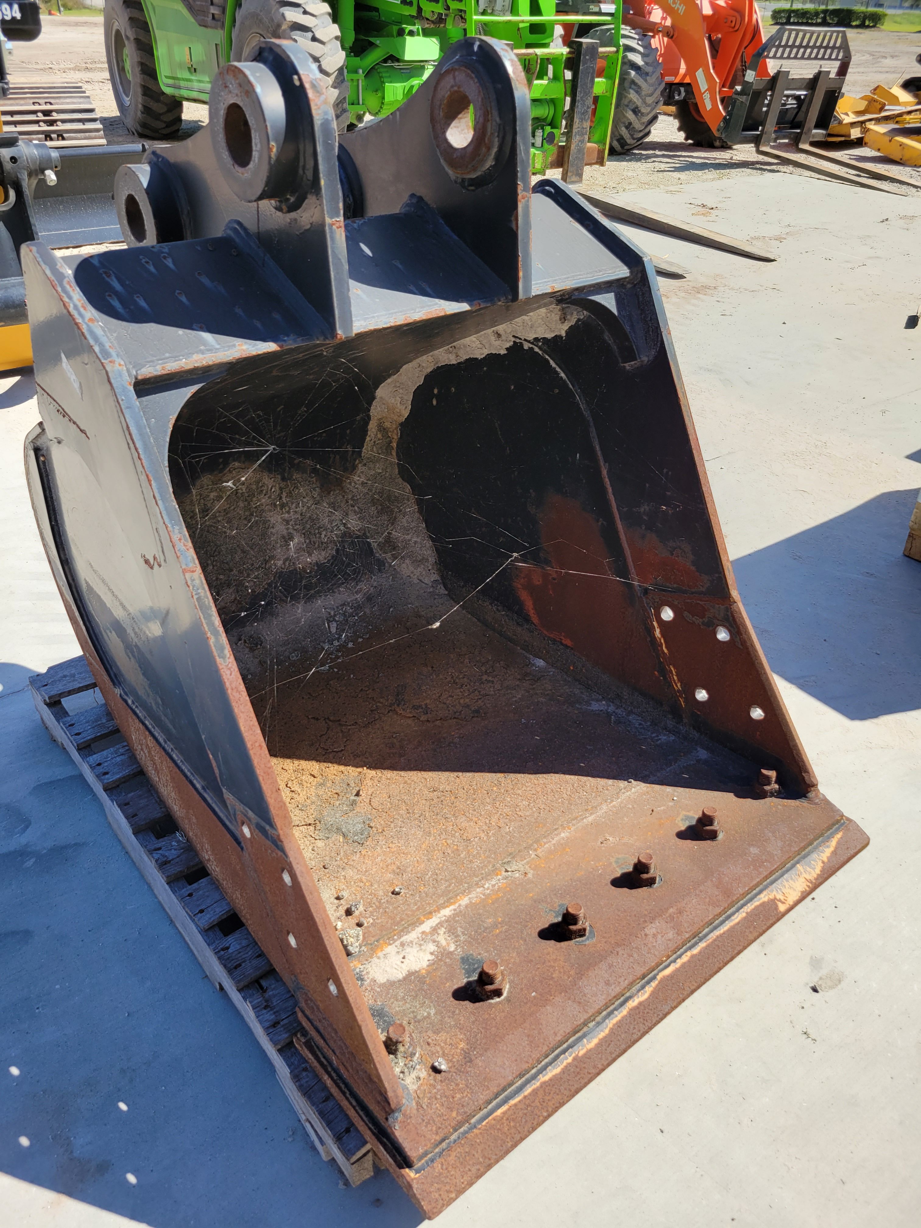 36" DITCH CLEANING EXCAVATOR BUCKET Photo 1 Thumbnail