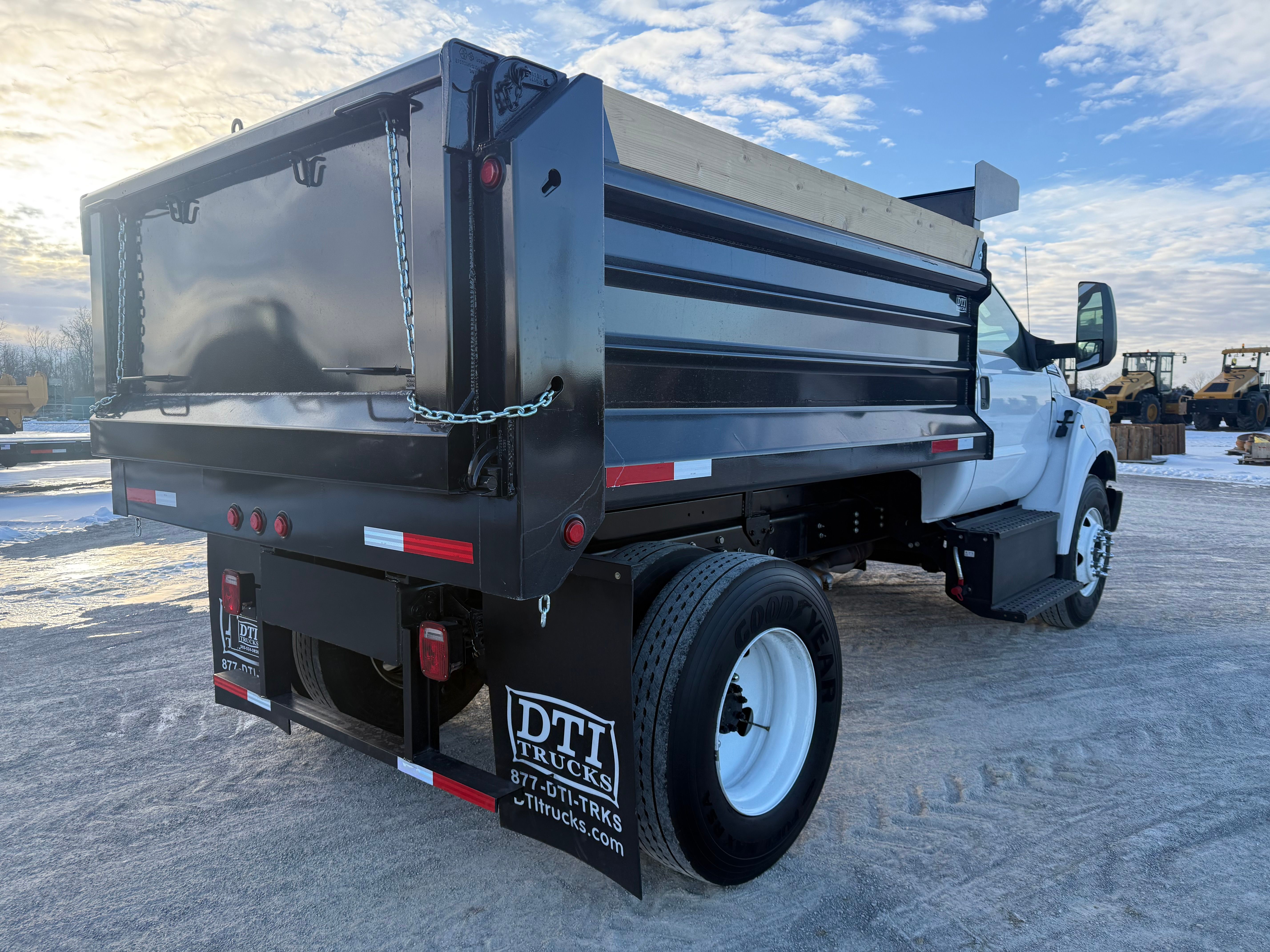 2022 FORD F650 S/A Photo 4 Thumbnail