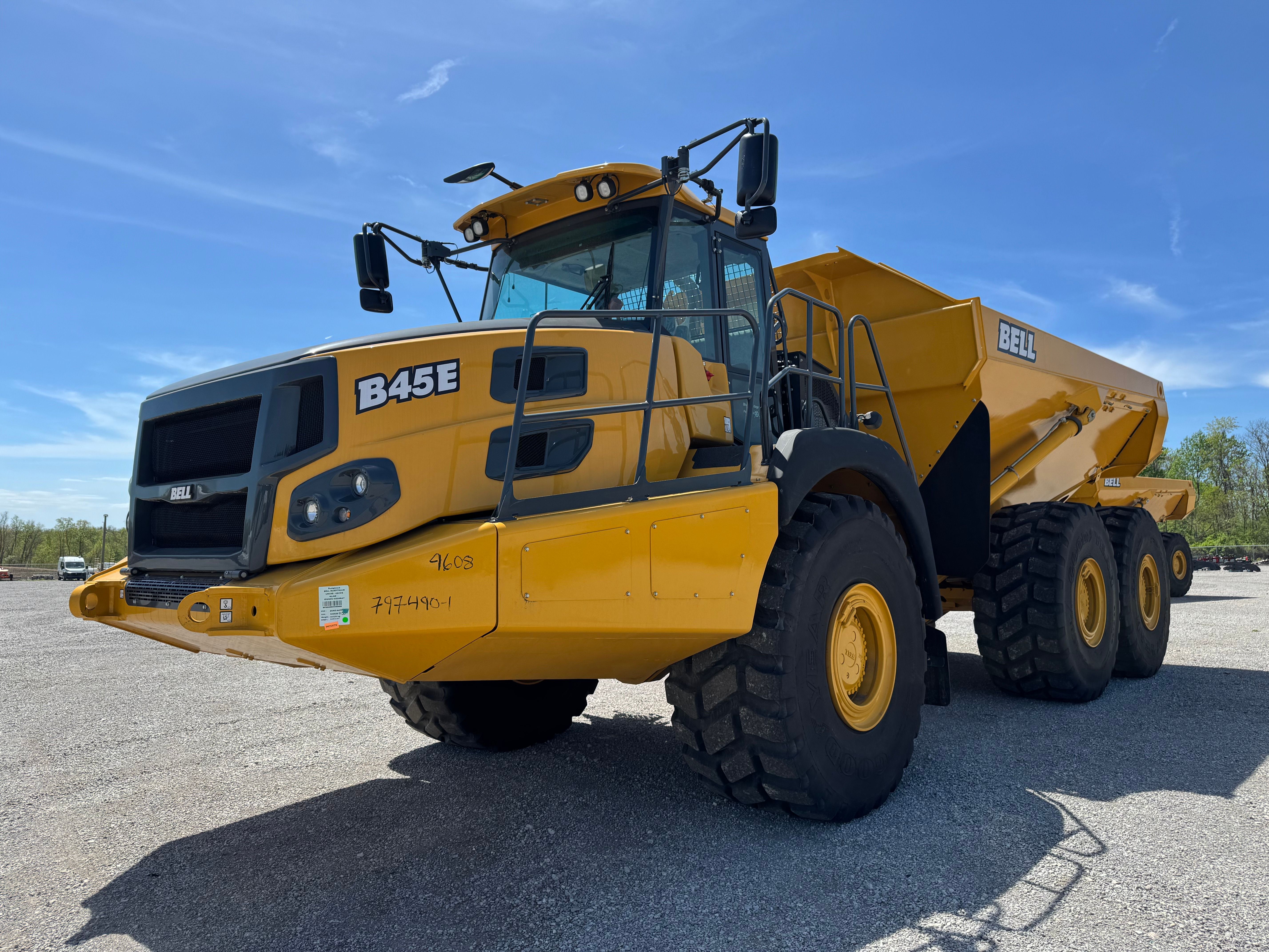 2025 BELL B45E Photo 11 Thumbnail