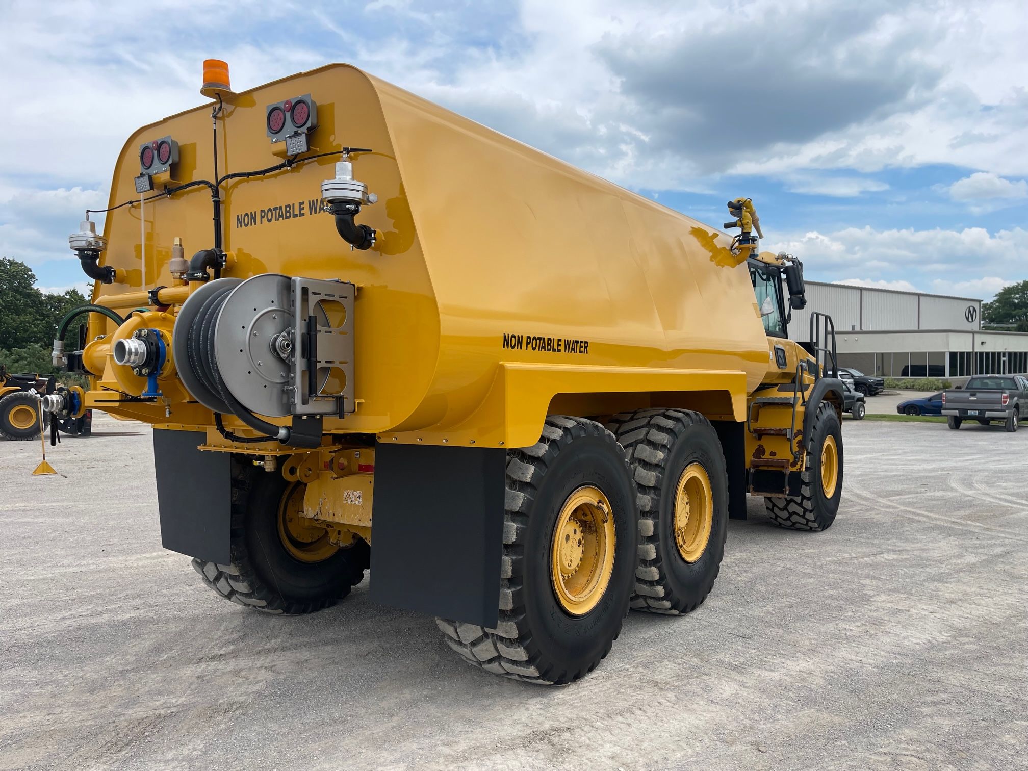 2017 BELL B30E Photo 3 Thumbnail