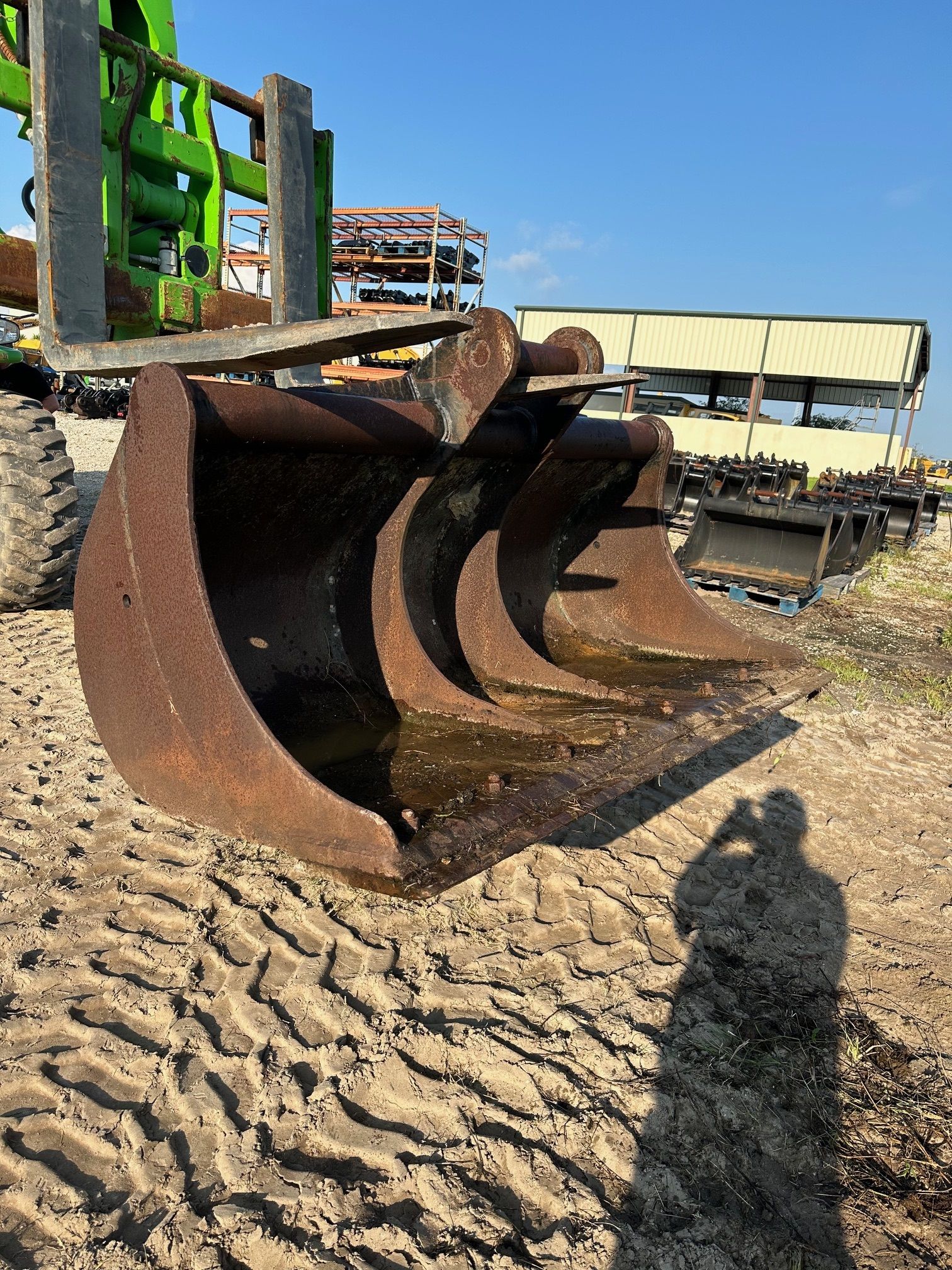 84" BUCKET FOR SANY SY335C Photo 1 Thumbnail