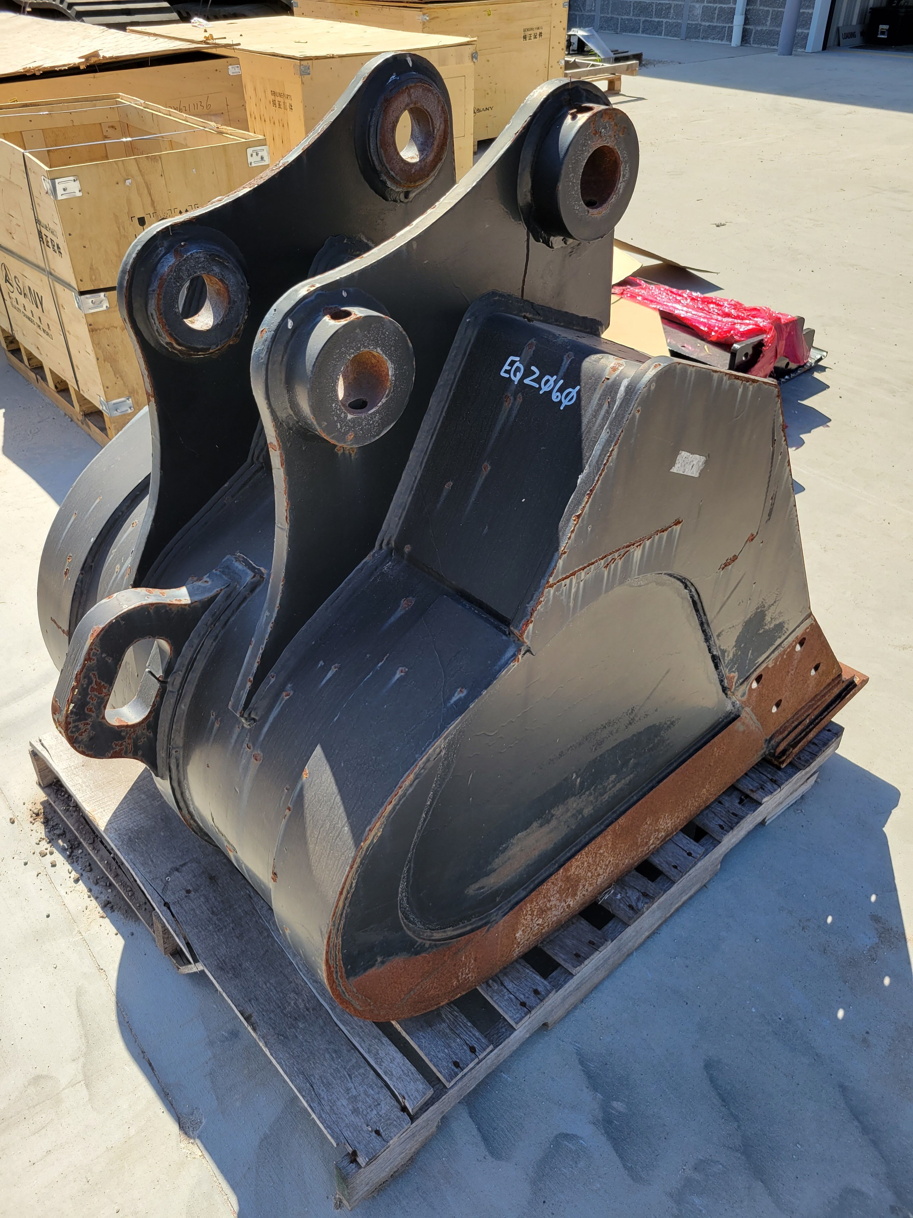 36" DITCH CLEANING EXCAVATOR BUCKET Photo 3 Thumbnail