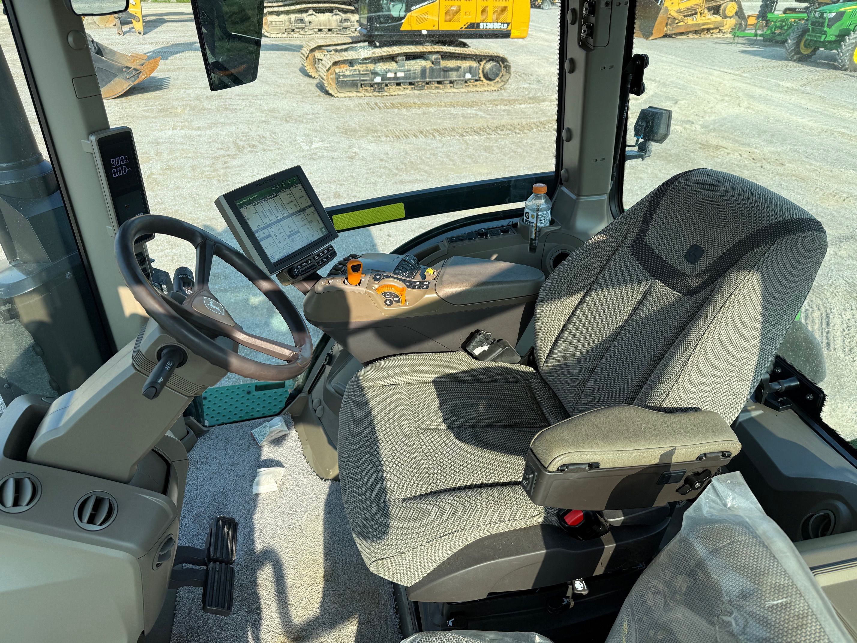 2023 JOHN DEERE 8R 310 Photo 8 Thumbnail