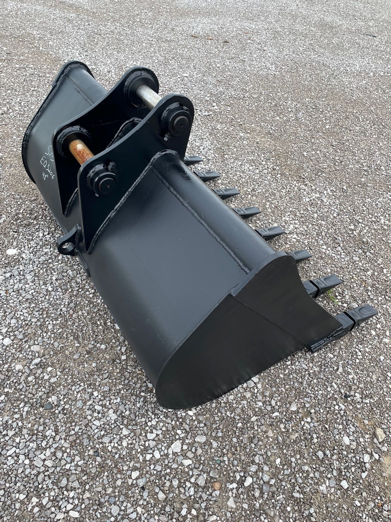 48" EXCAVATOR DIGGING BUCKET 45MM PIN Photo 4 Thumbnail