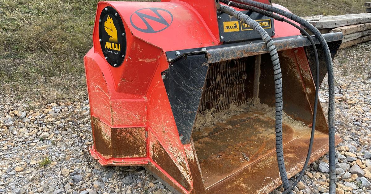 2 YD EXCAVATOR PADDING BUCKET For Sale | Newman Tractor
