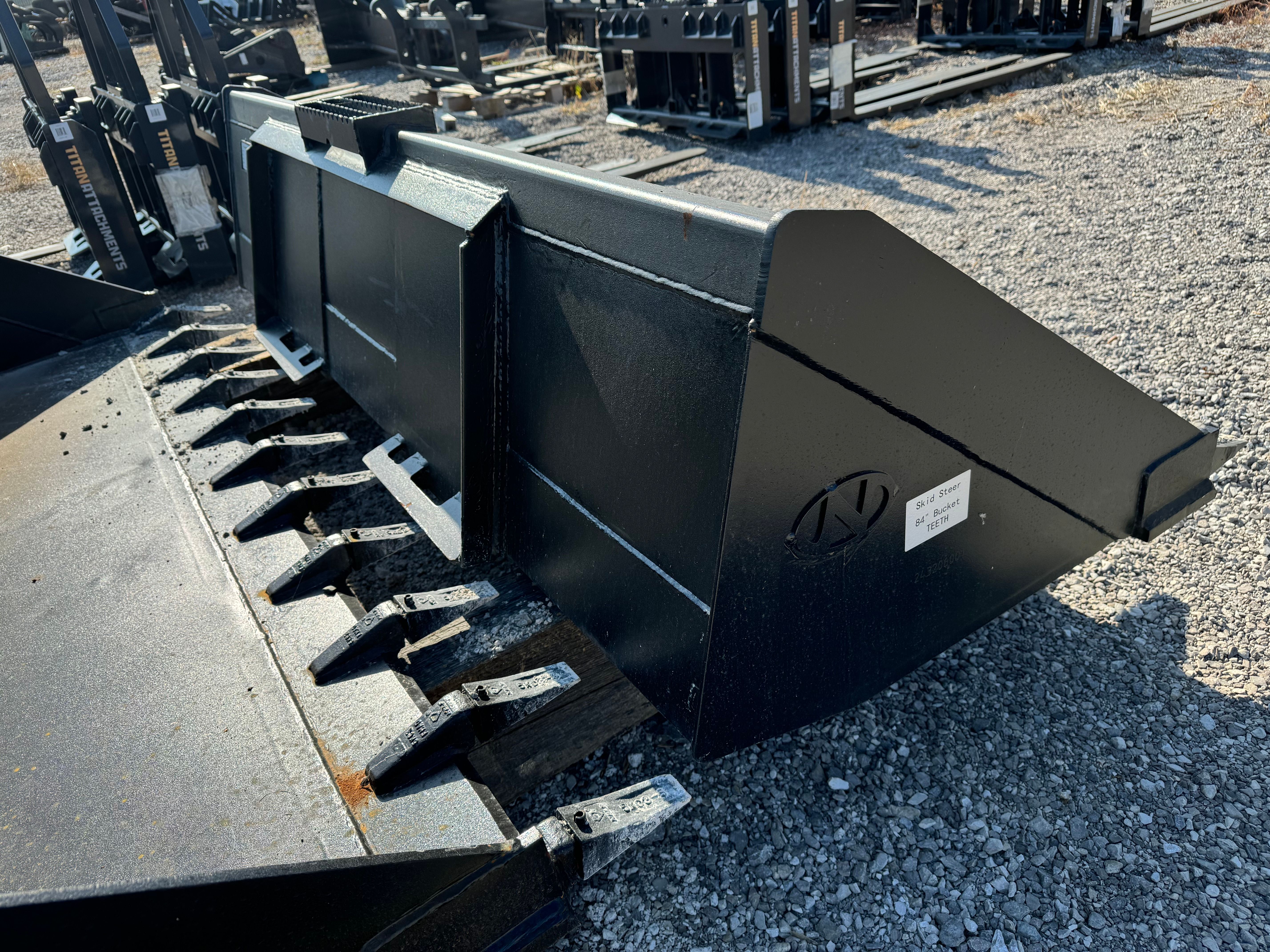 84" SKID STEER BUCKET WITH TEETH Photo 5 Thumbnail