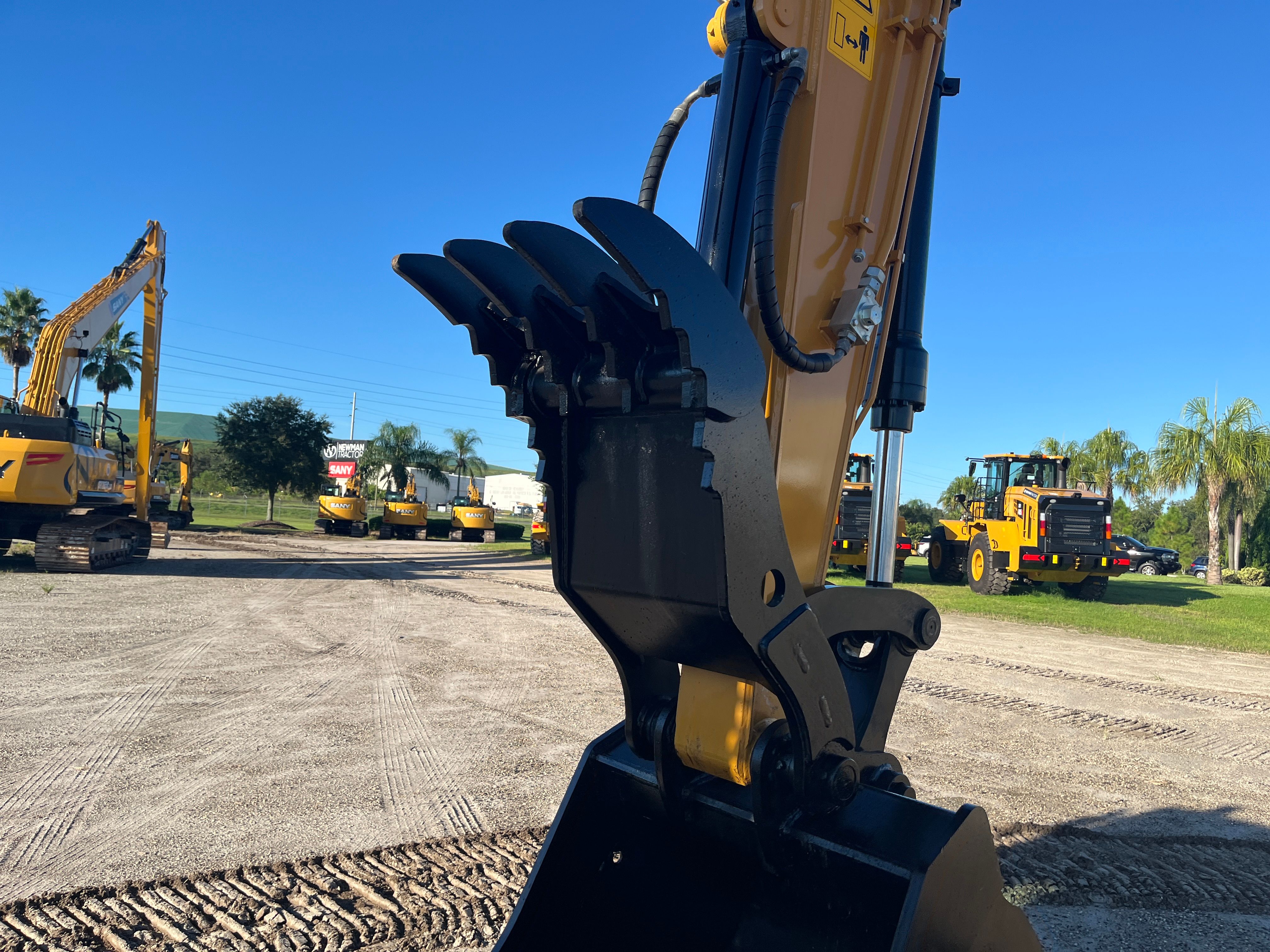 THS THUMB SHORT (NO QUICK COUPLER) FOR SY155U Photo 1 Thumbnail