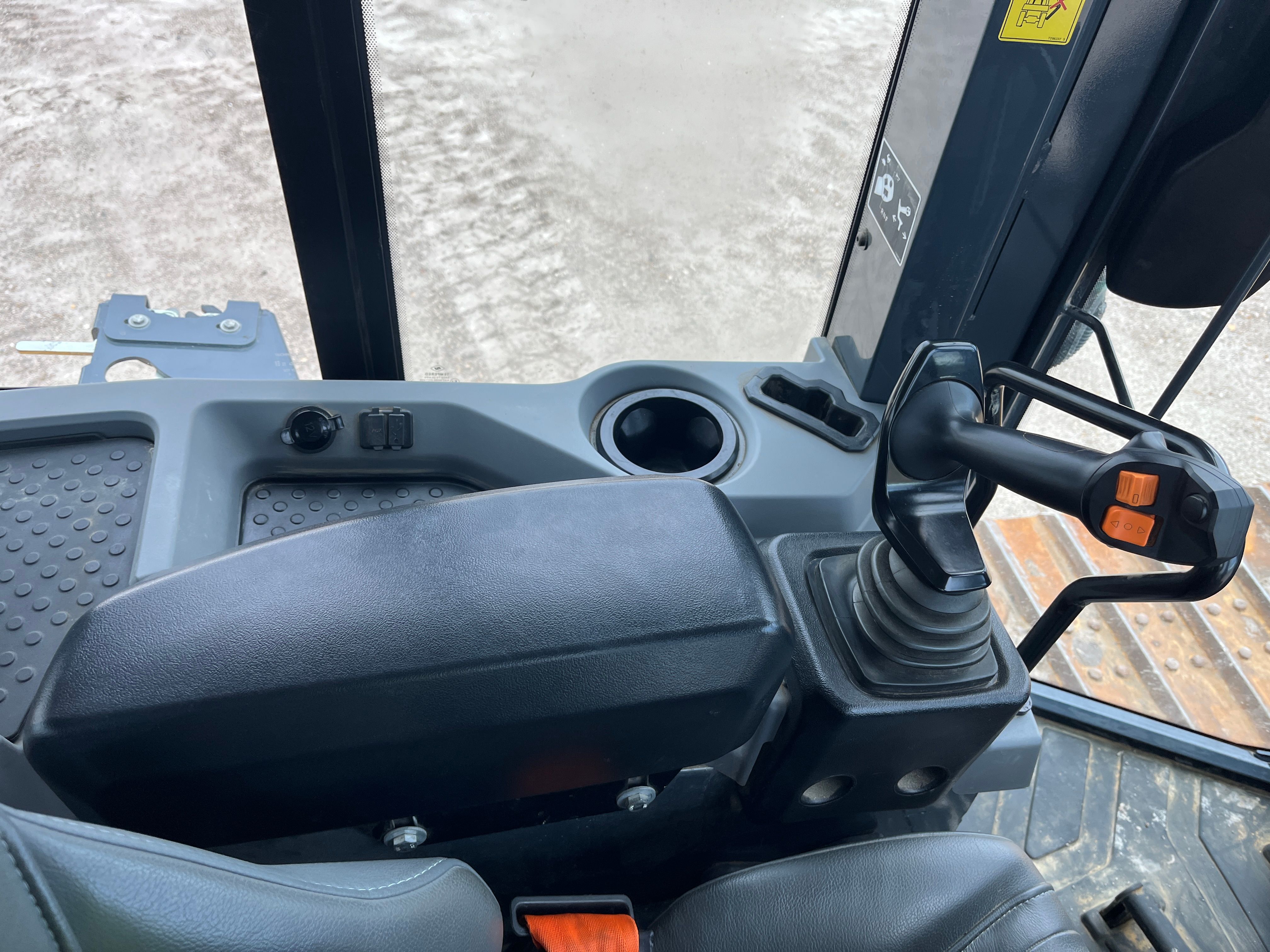 2023 JOHN DEERE 650 P-TIER Photo 8 Thumbnail