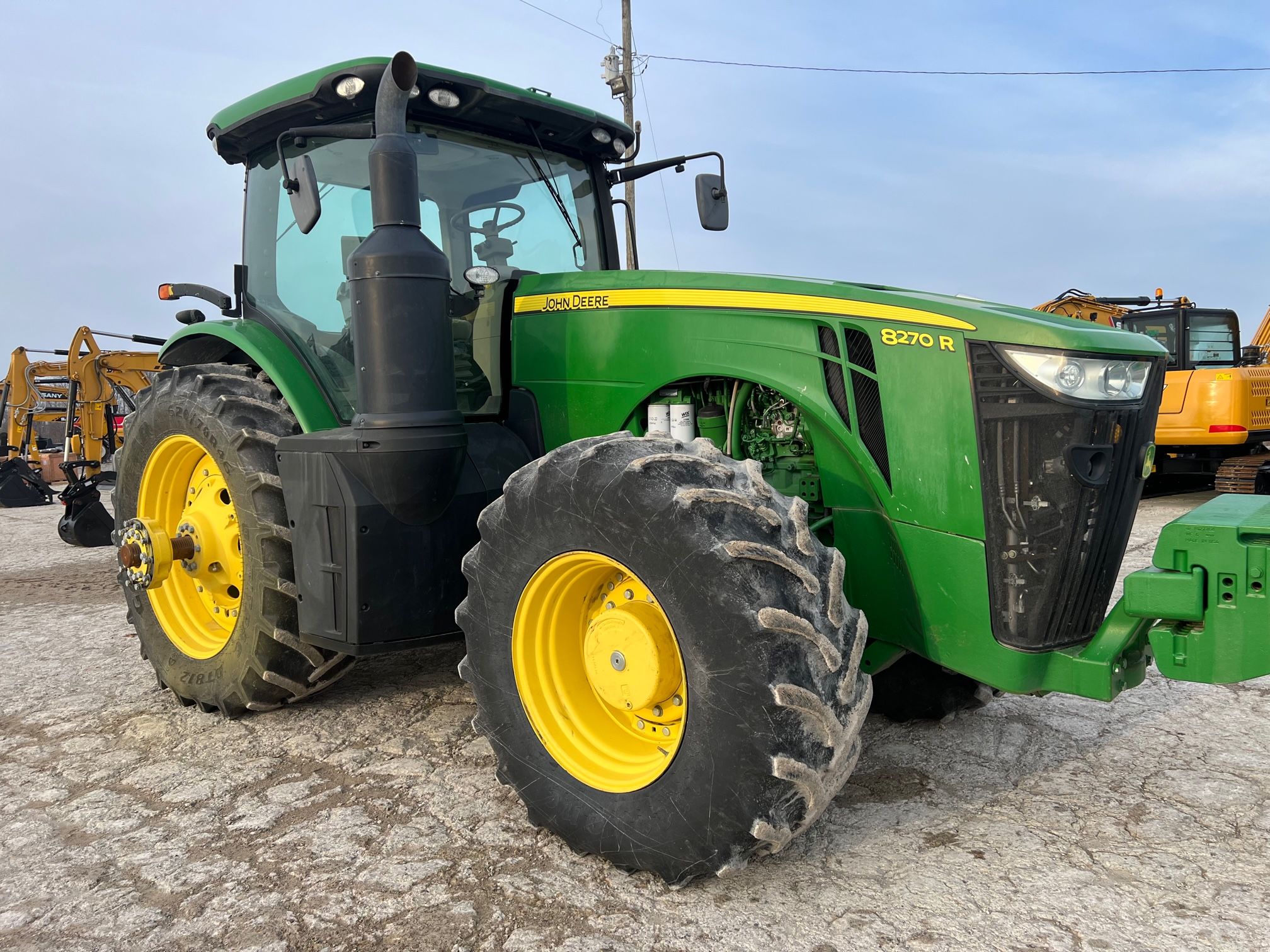2015 JOHN DEERE 8270R Photo 6 Thumbnail