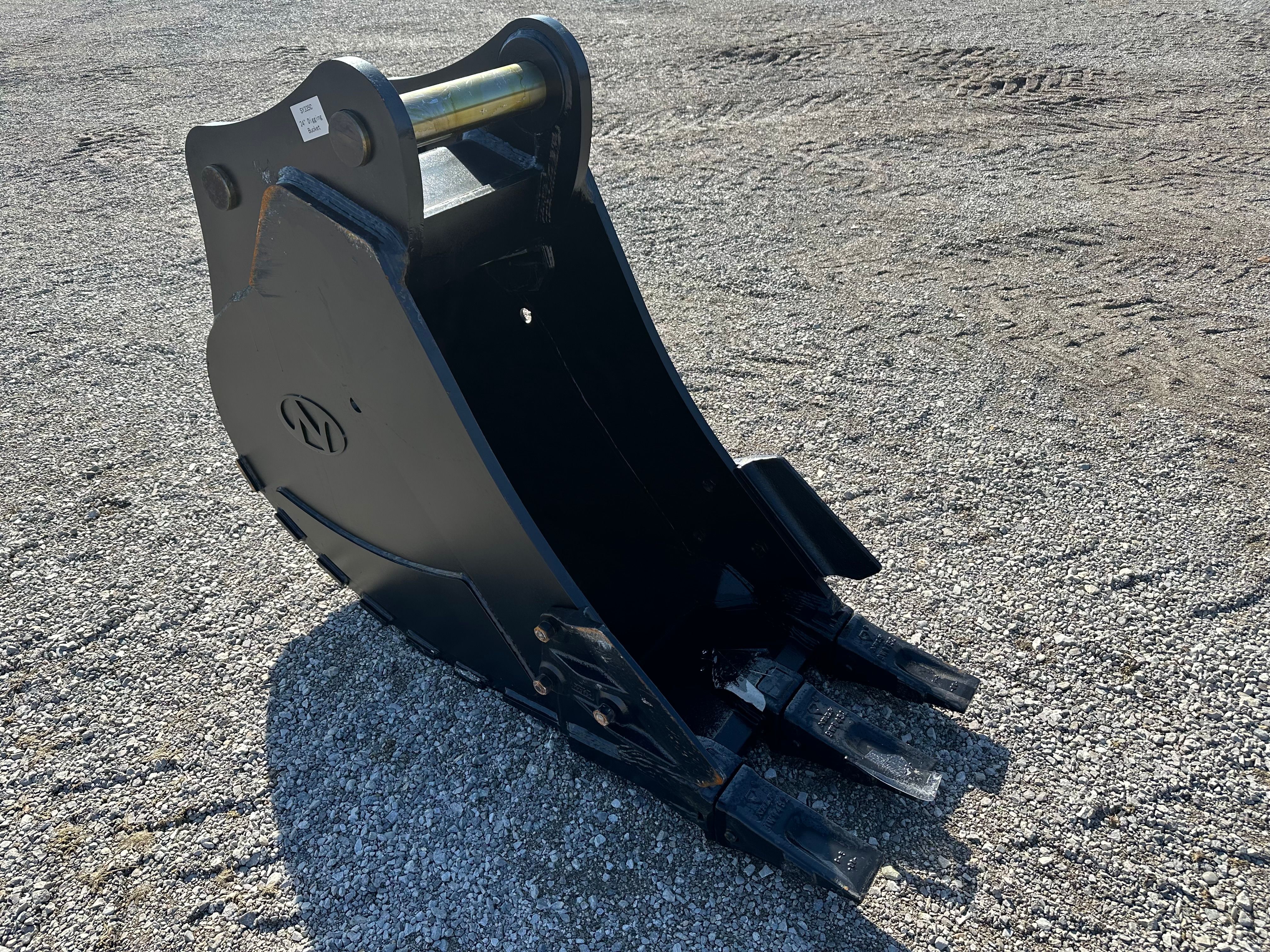 24" BUCKET FOR NEW MODEL SY335C Photo 3 Thumbnail