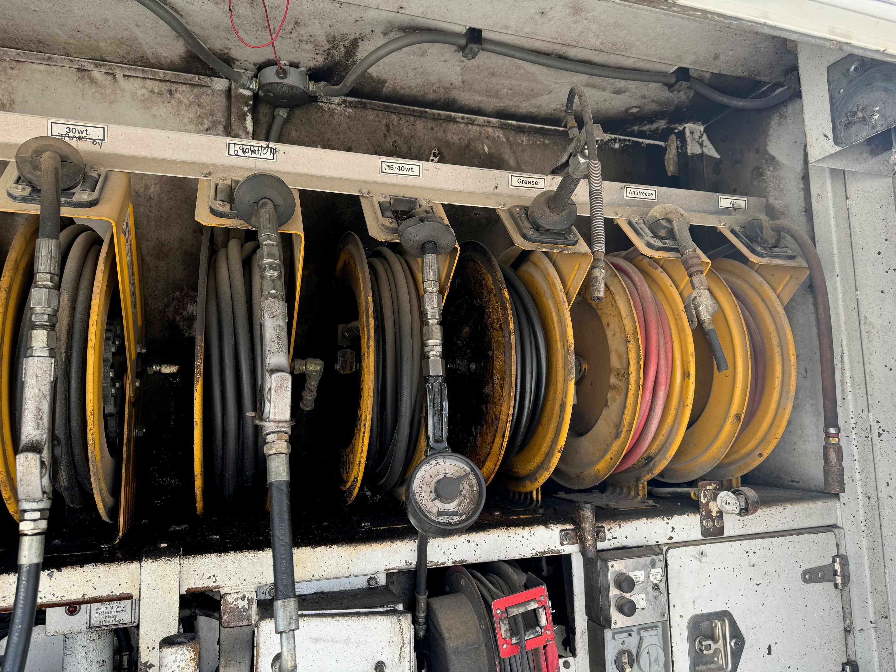 2005 STERLING L7501 Photo 6 Thumbnail