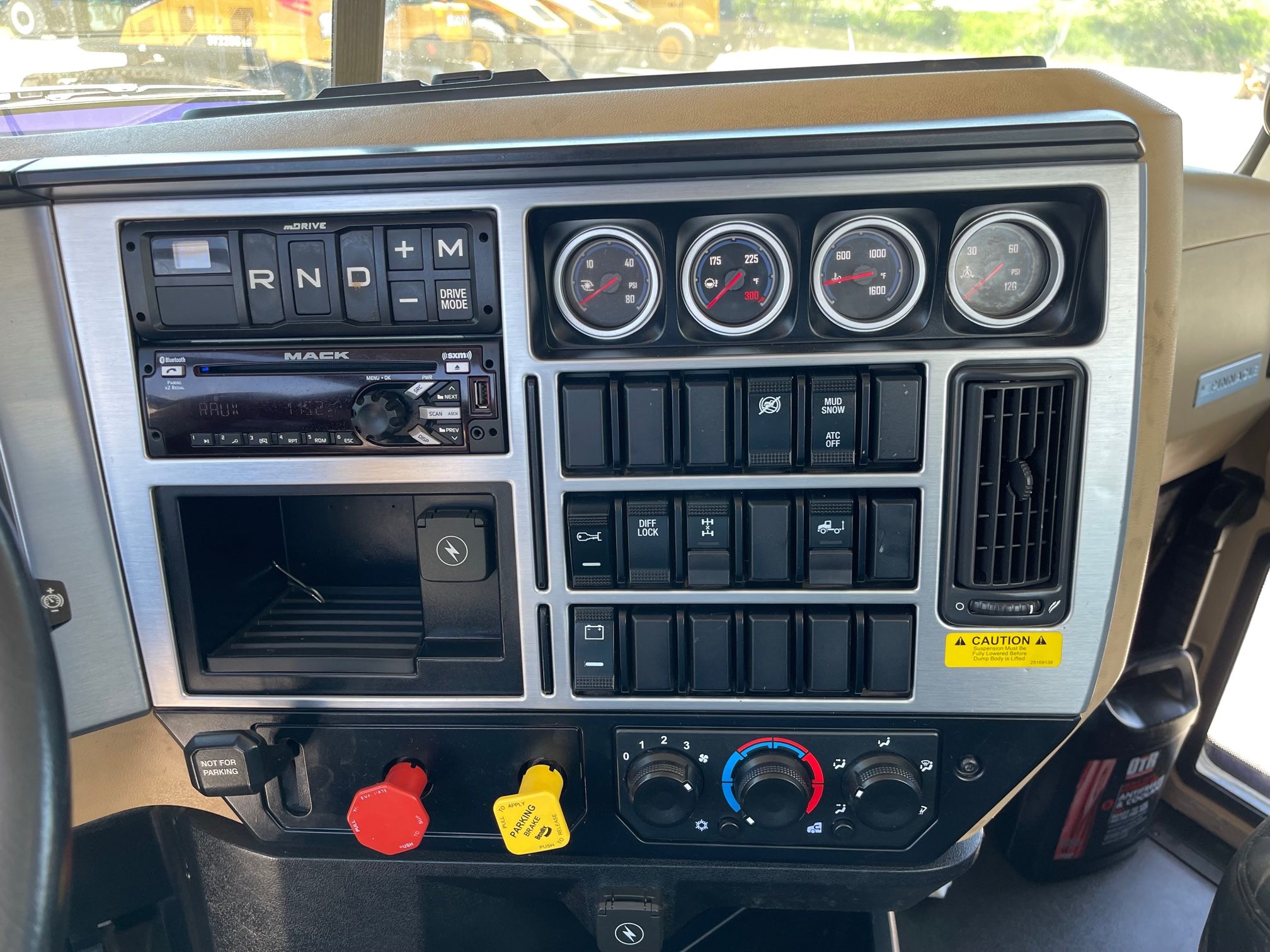 2021 MACK PI64T Photo 6 Thumbnail