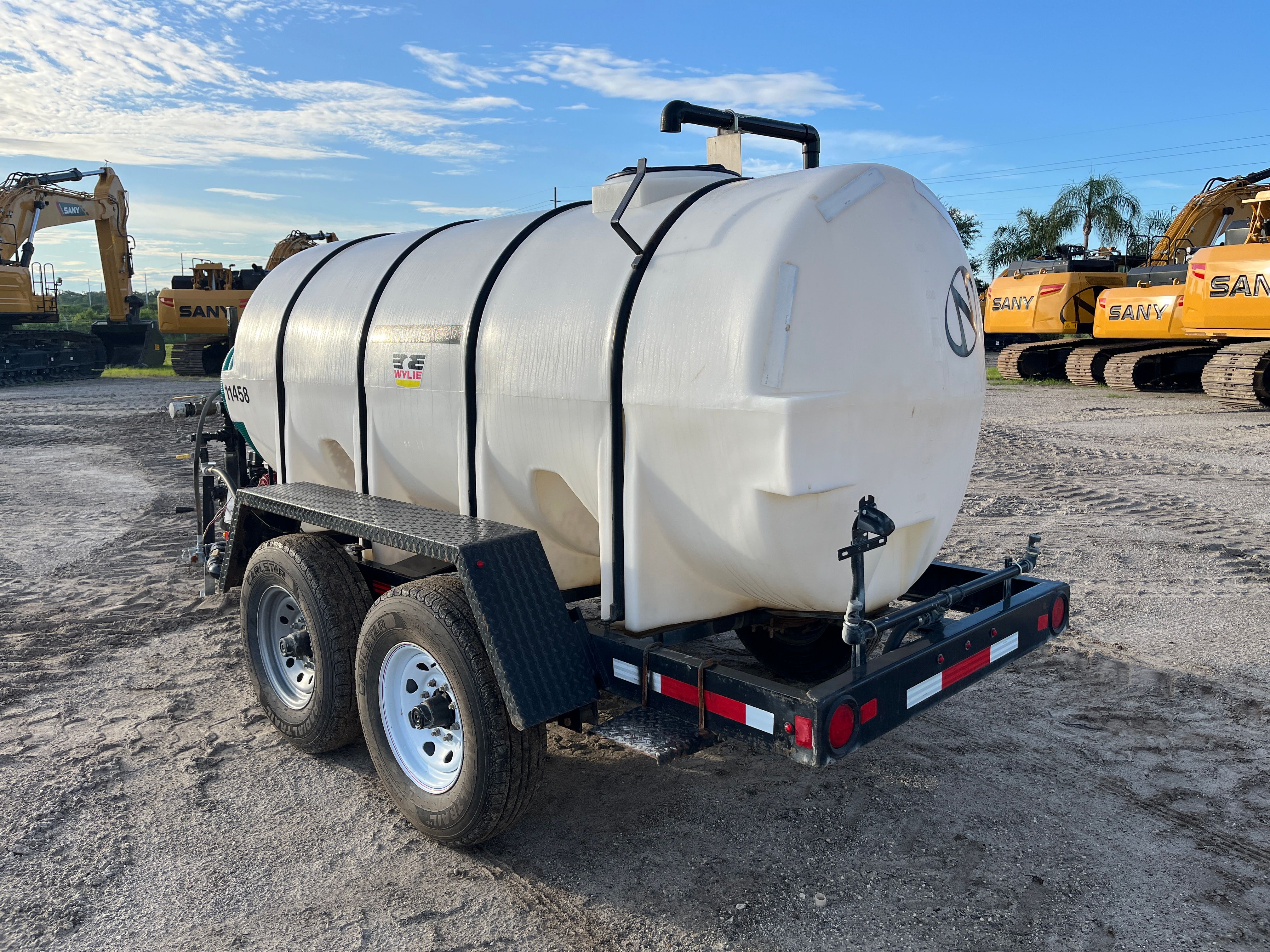 WYLIE 1025 GALLON EXPRESS WATER WAGON Photo 3 Thumbnail