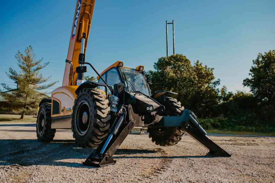What Is a Telehandler? Uses and Benefits of This Versatile Machine ...