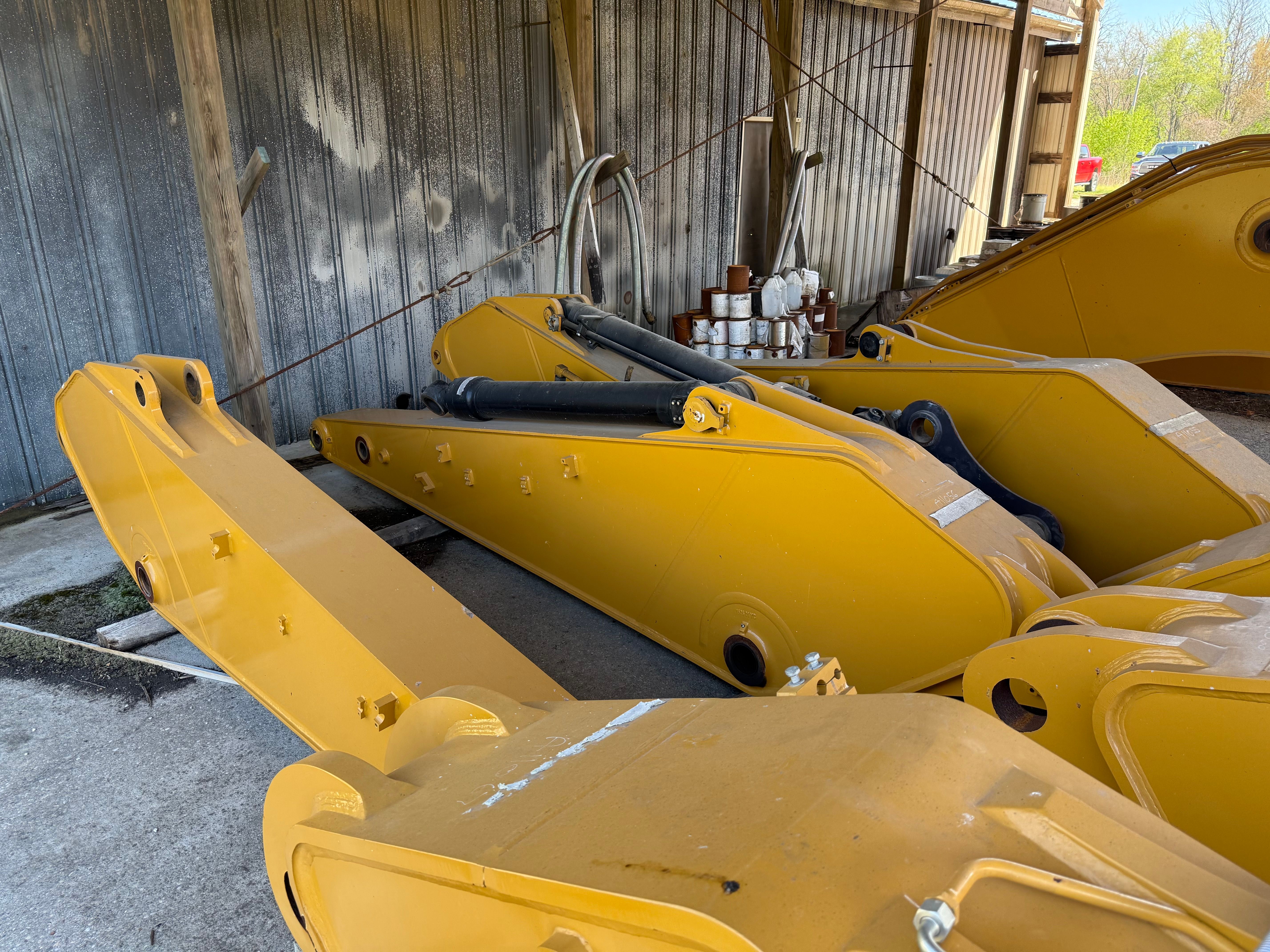 SANY SY235 EXCAVATOR STICK (117") Photo 3 Thumbnail