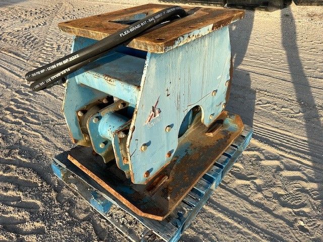 PLATE COMPACTOR FOR SANY 335 Photo 3 Thumbnail