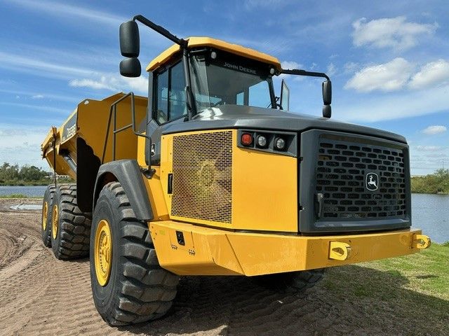 2020 JOHN DEERE 410E Photo 6 Thumbnail