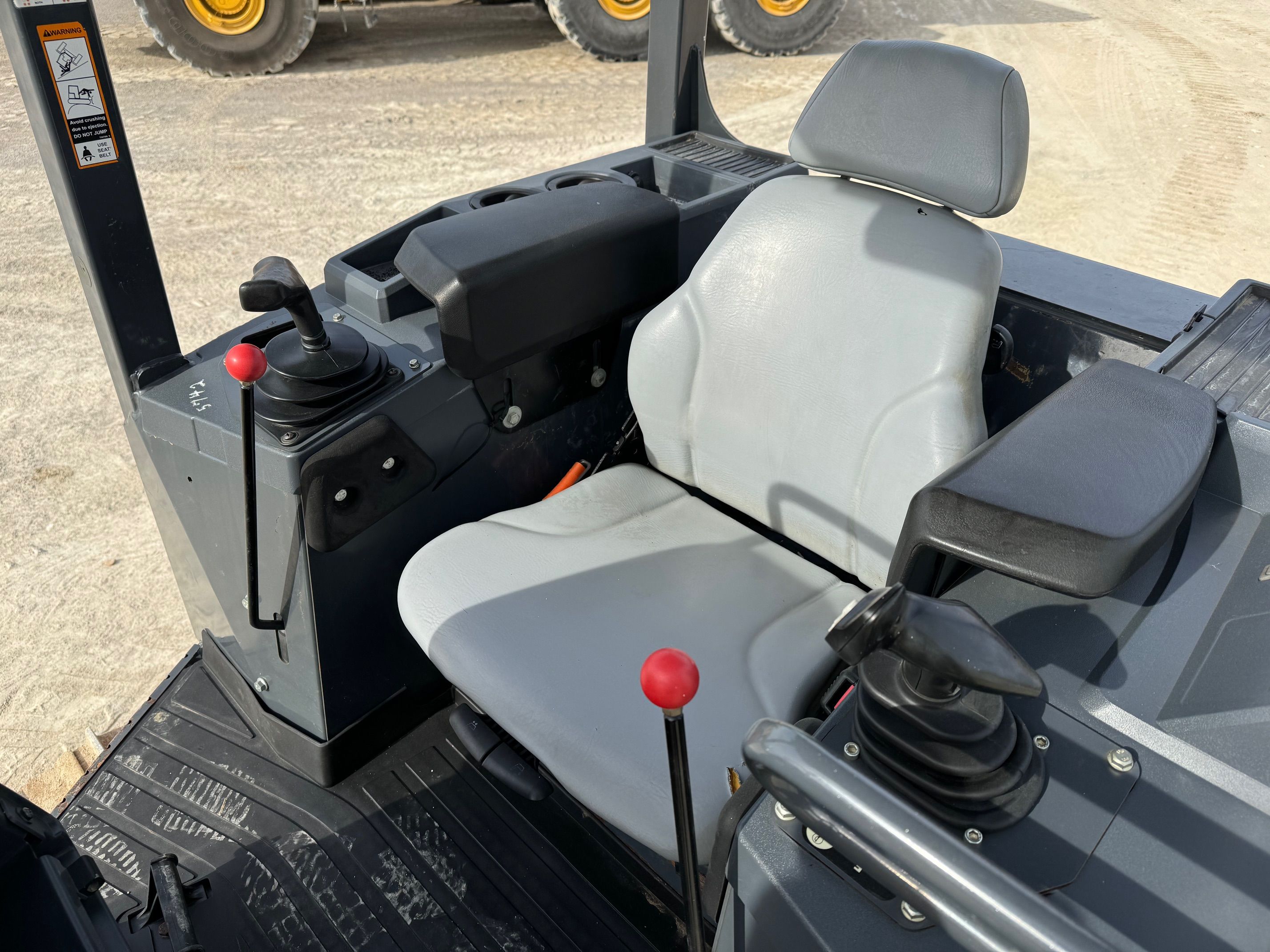 2019 JOHN DEERE 650K XLT CRAWLER TRACTOR