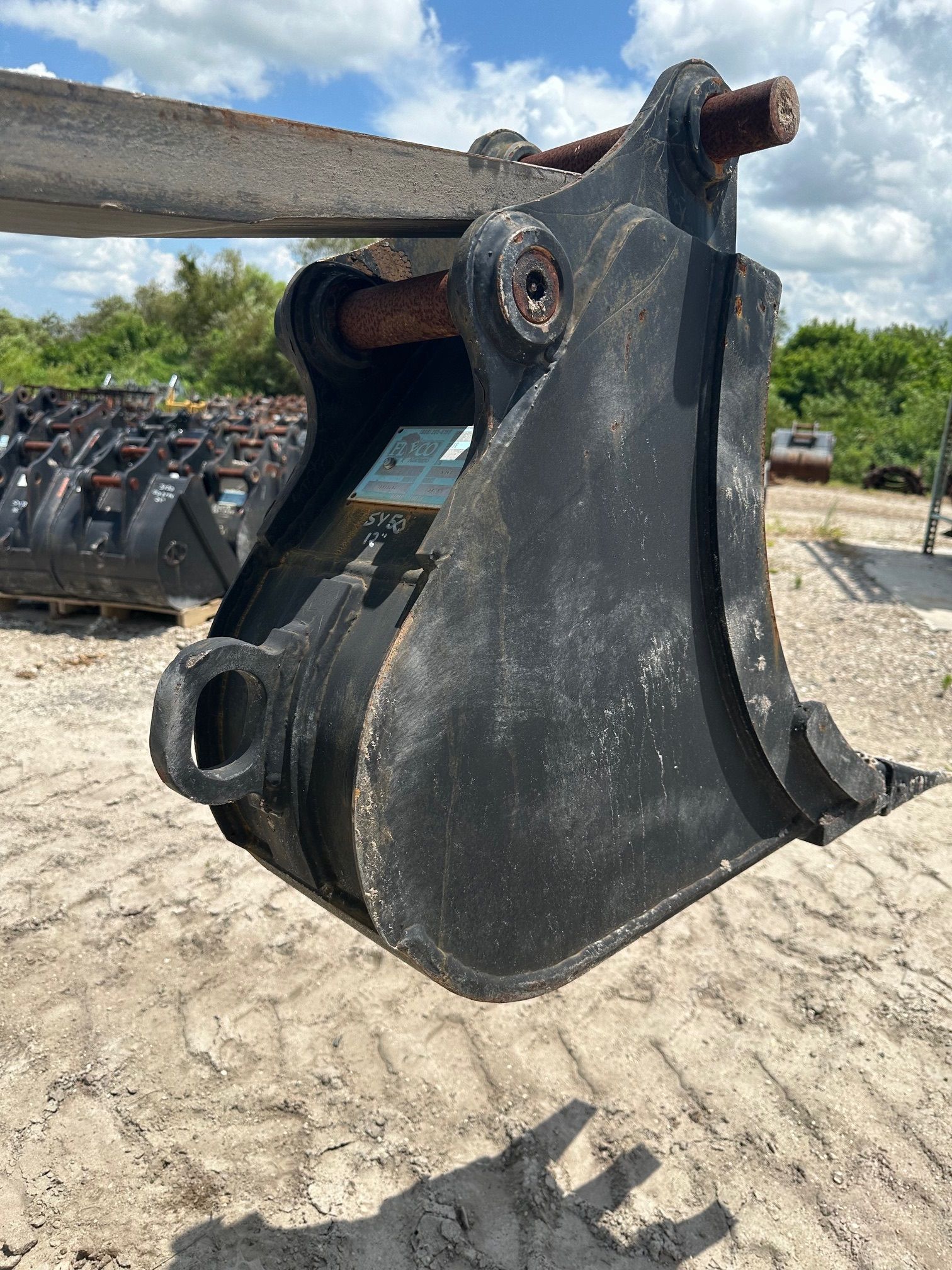 12" BUCKET FOR SY50U Photo 4 Thumbnail