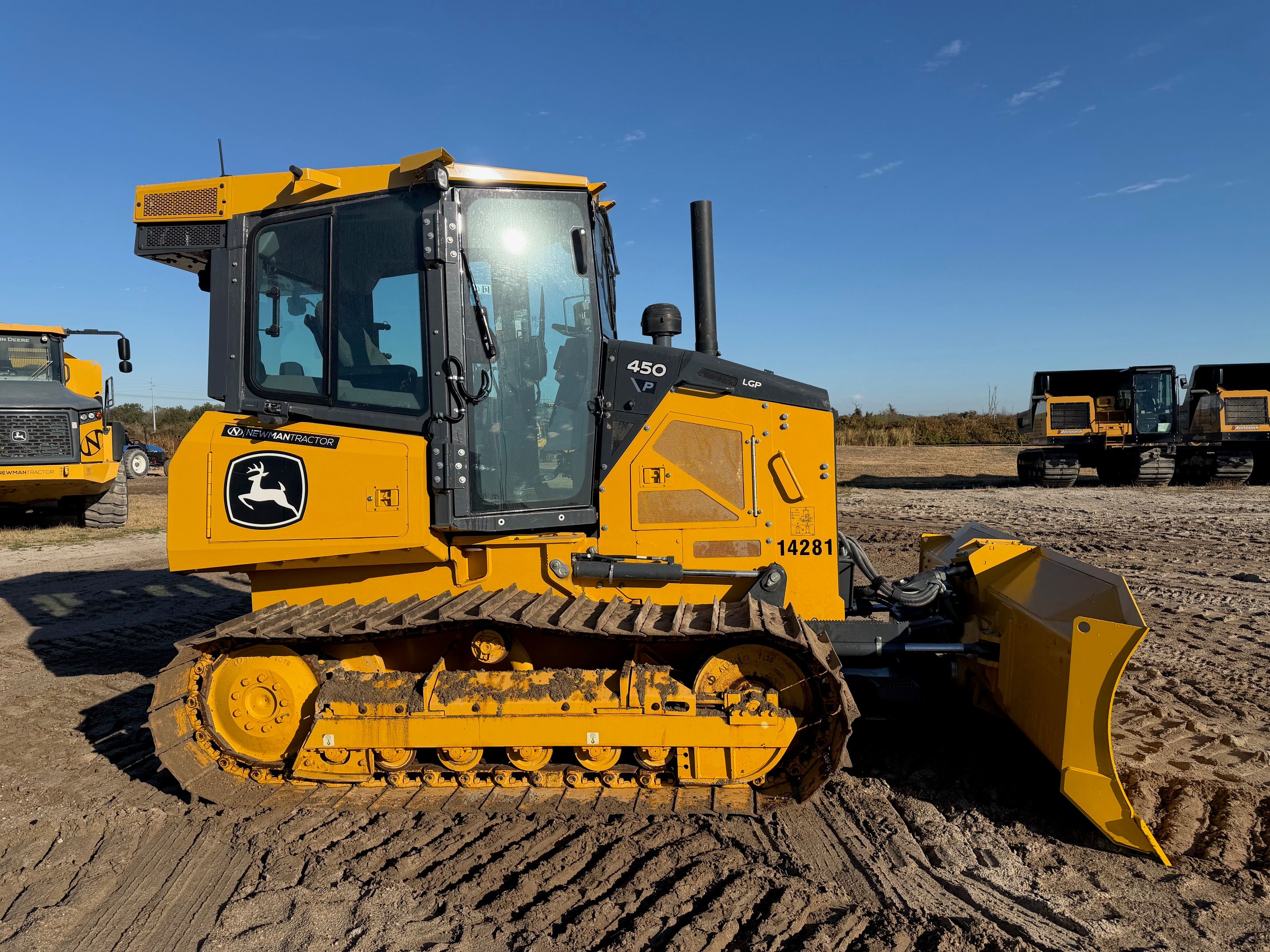 2023 JOHN DEERE 450P LGP Photo 5 Thumbnail