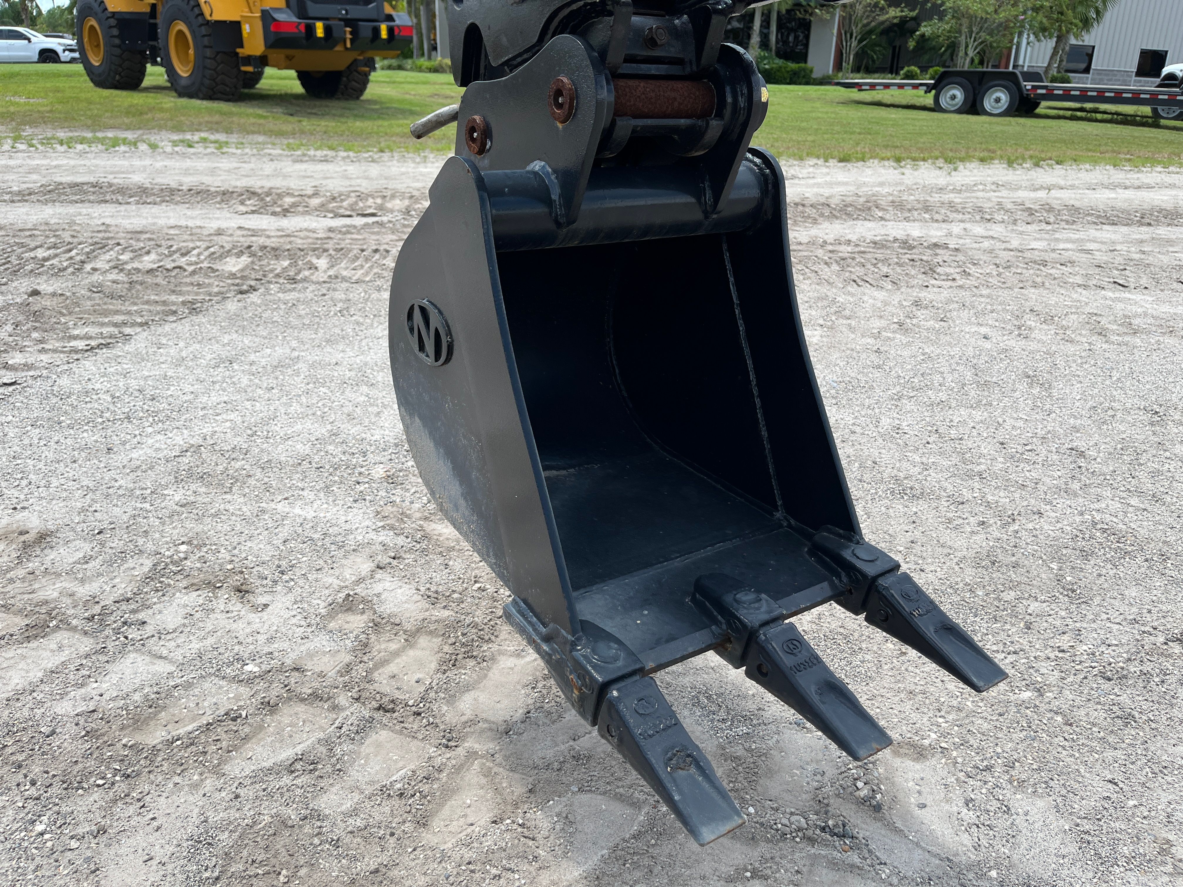 16" EXCAVATOR DIGGING BUCKET 40MM PIN Photo 4 Thumbnail