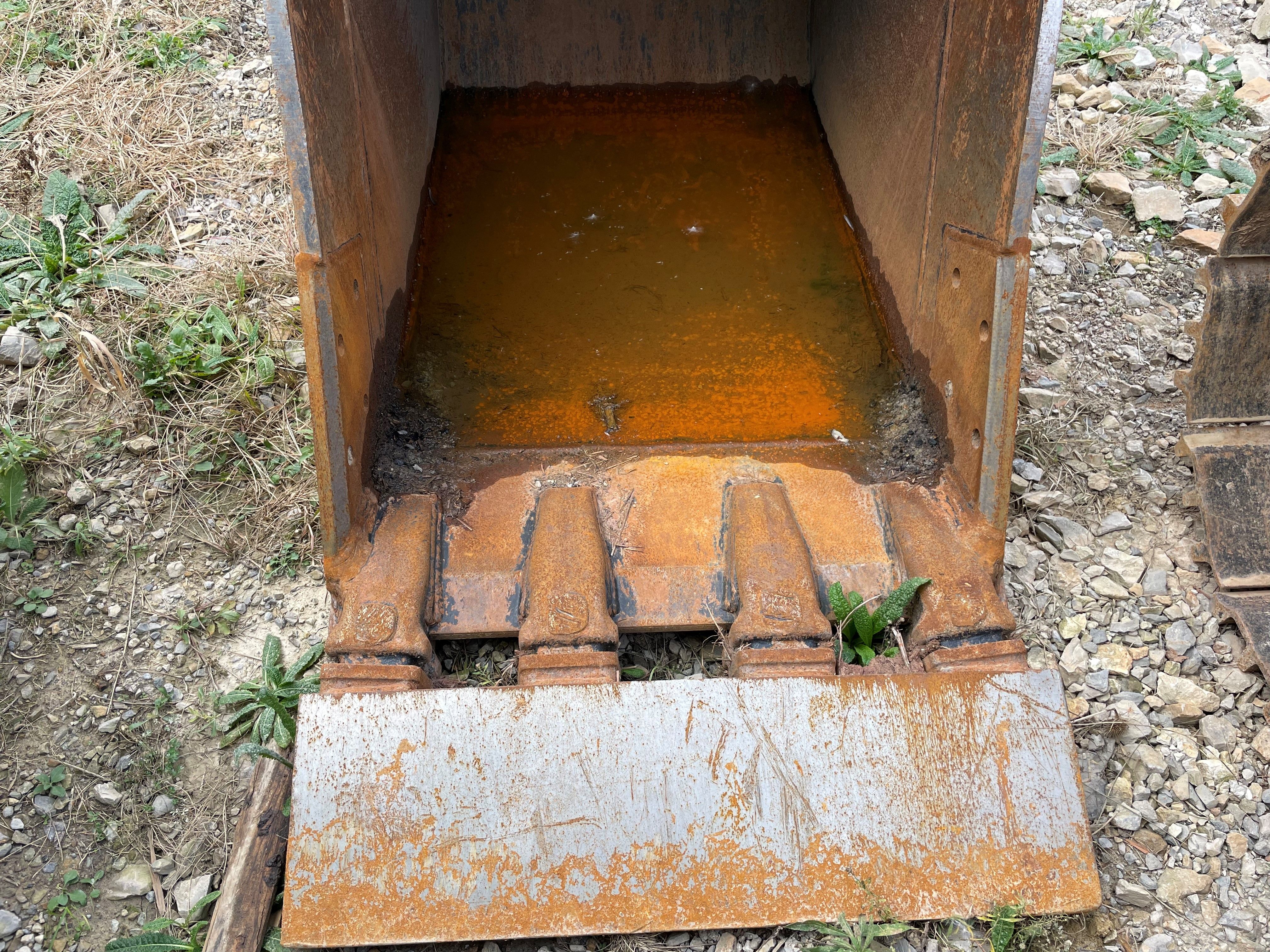 36" BUCKET FOR SY365C Photo 2 Thumbnail