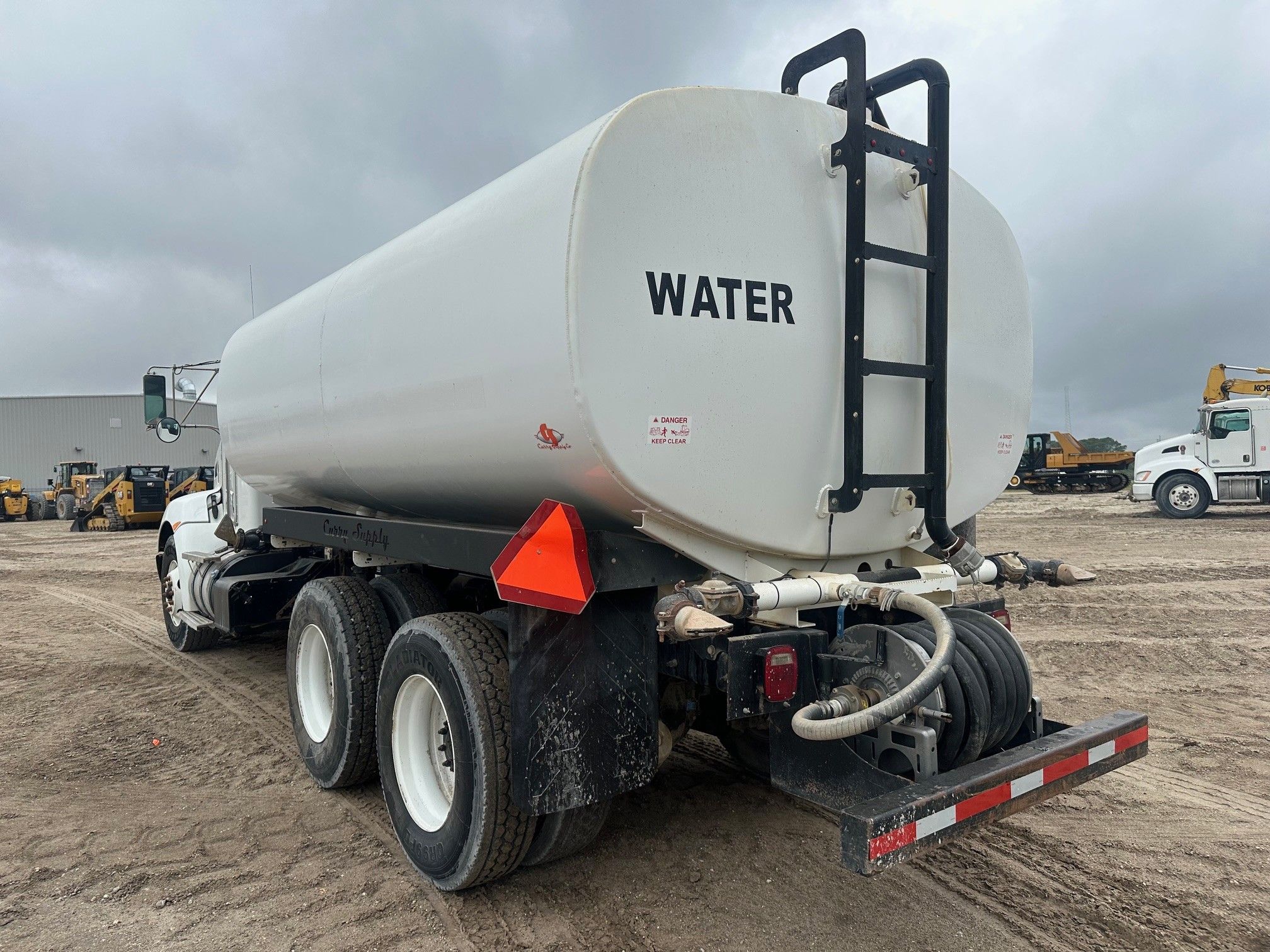 2019 KENWORTH T370 WATER Photo 3 Thumbnail