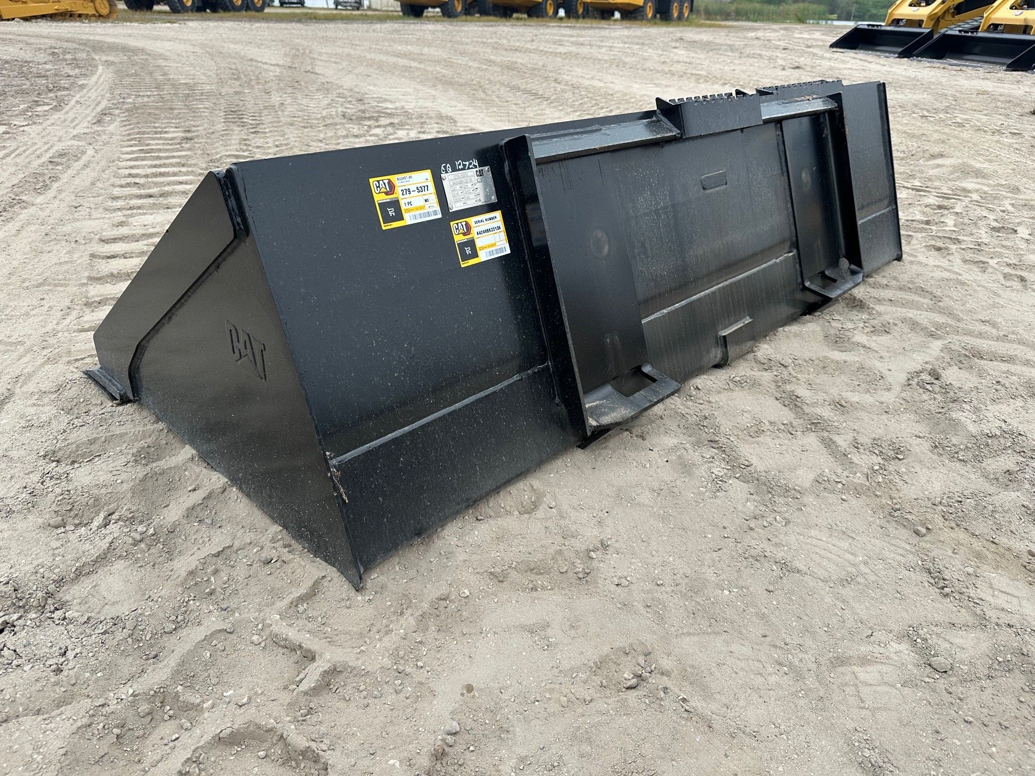 CAT 299D3 80" Skid Steer Bucket Photo 2 Thumbnail