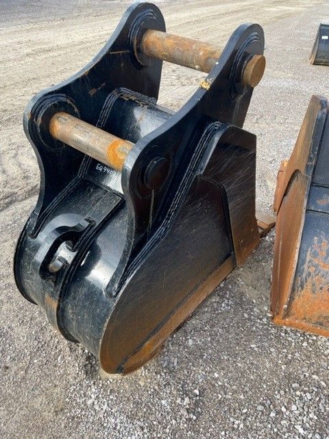 24" BUCKET FOR SY265C w/ plate Photo 1 Thumbnail