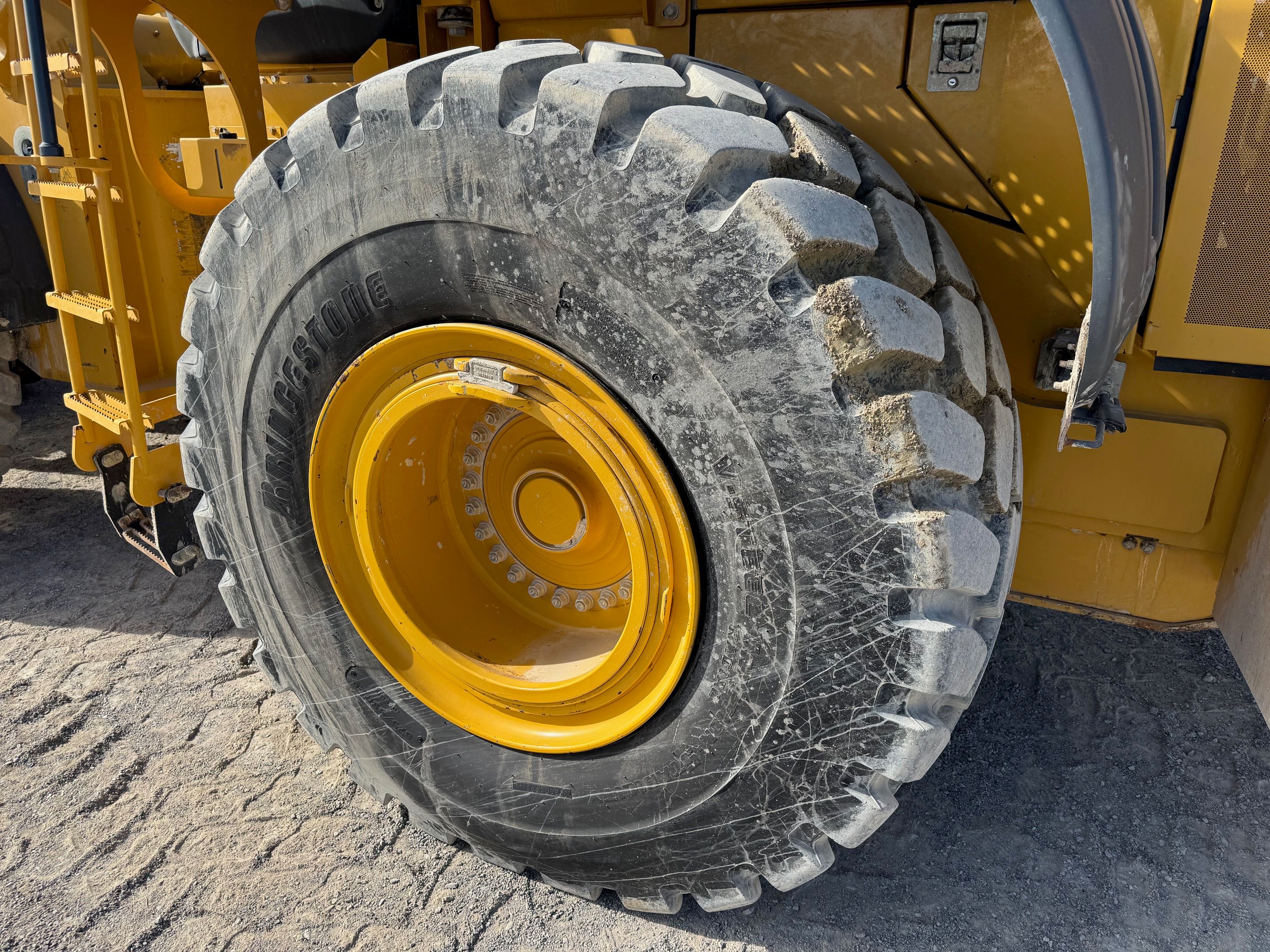 2017 JOHN DEERE 844K Photo 7 Thumbnail