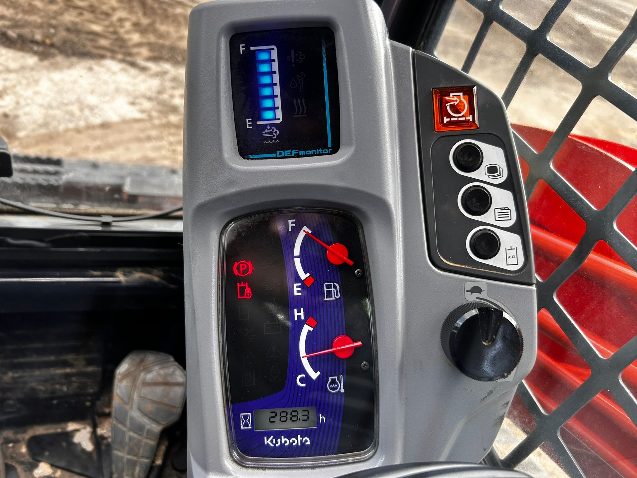 2024 KUBOTA SVL97-2HFC Photo 8 Thumbnail