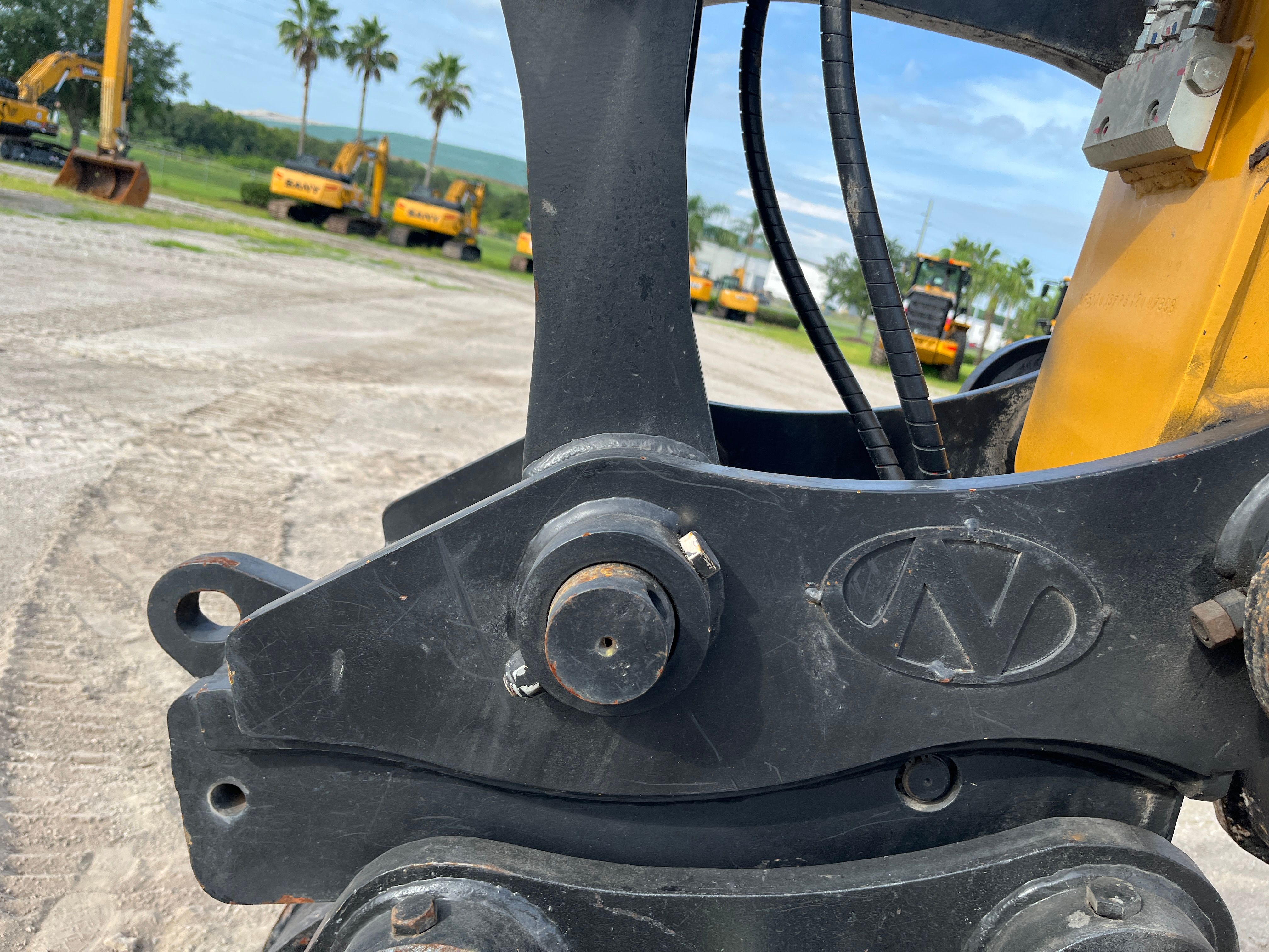 HYDRAULIC QUICK COUPLER FOR SY155U Photo 3 Thumbnail