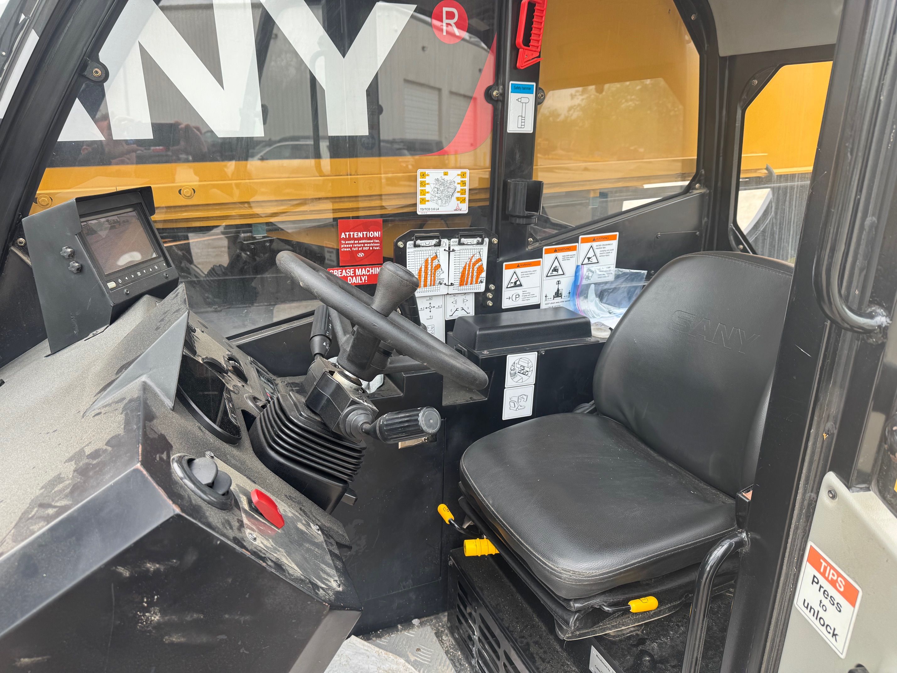 2023 SANY STH1256A-CAB Photo 9 Thumbnail