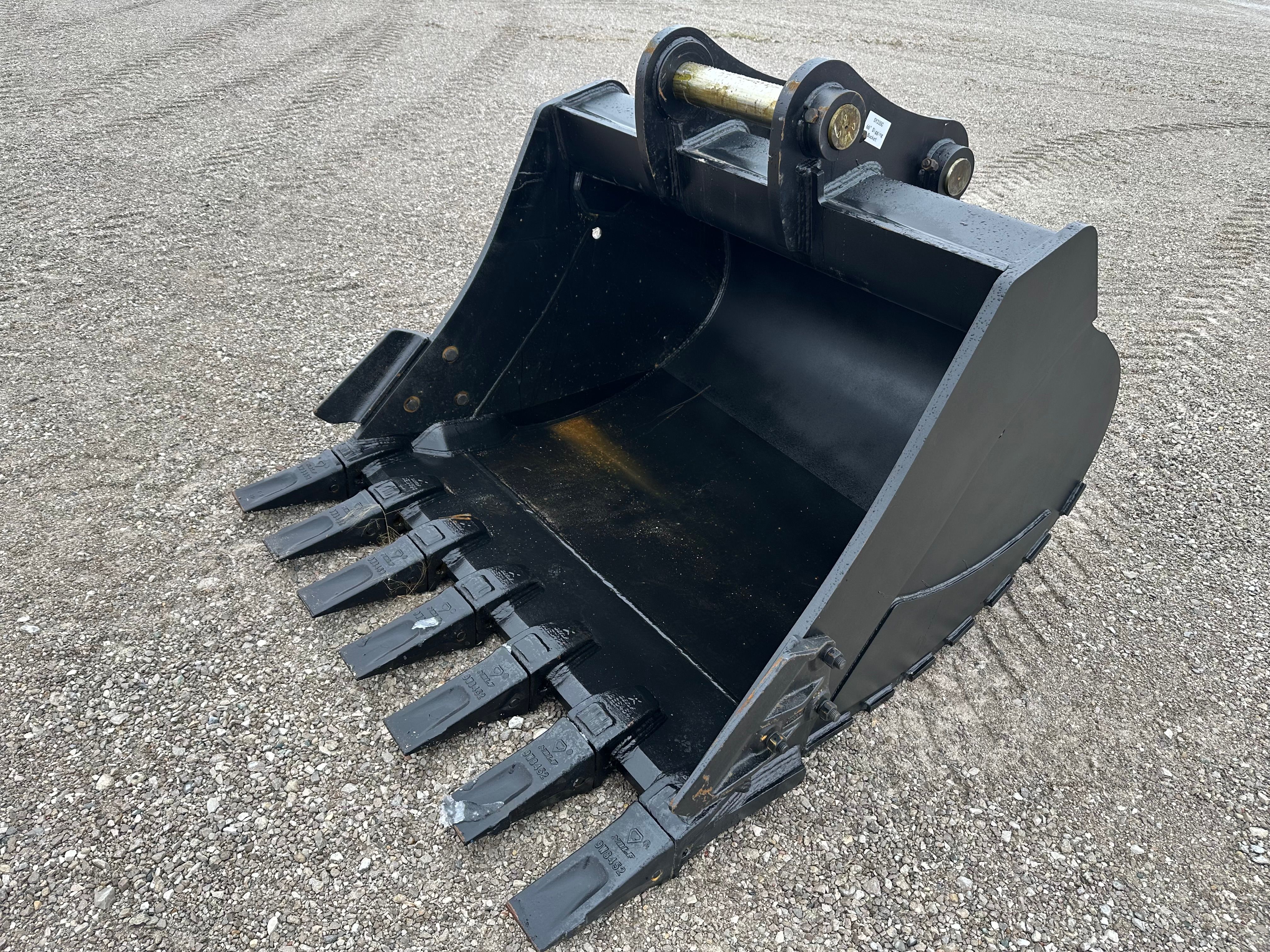 66" BUCKET FOR NEW MODEL SY335C Photo 3 Thumbnail