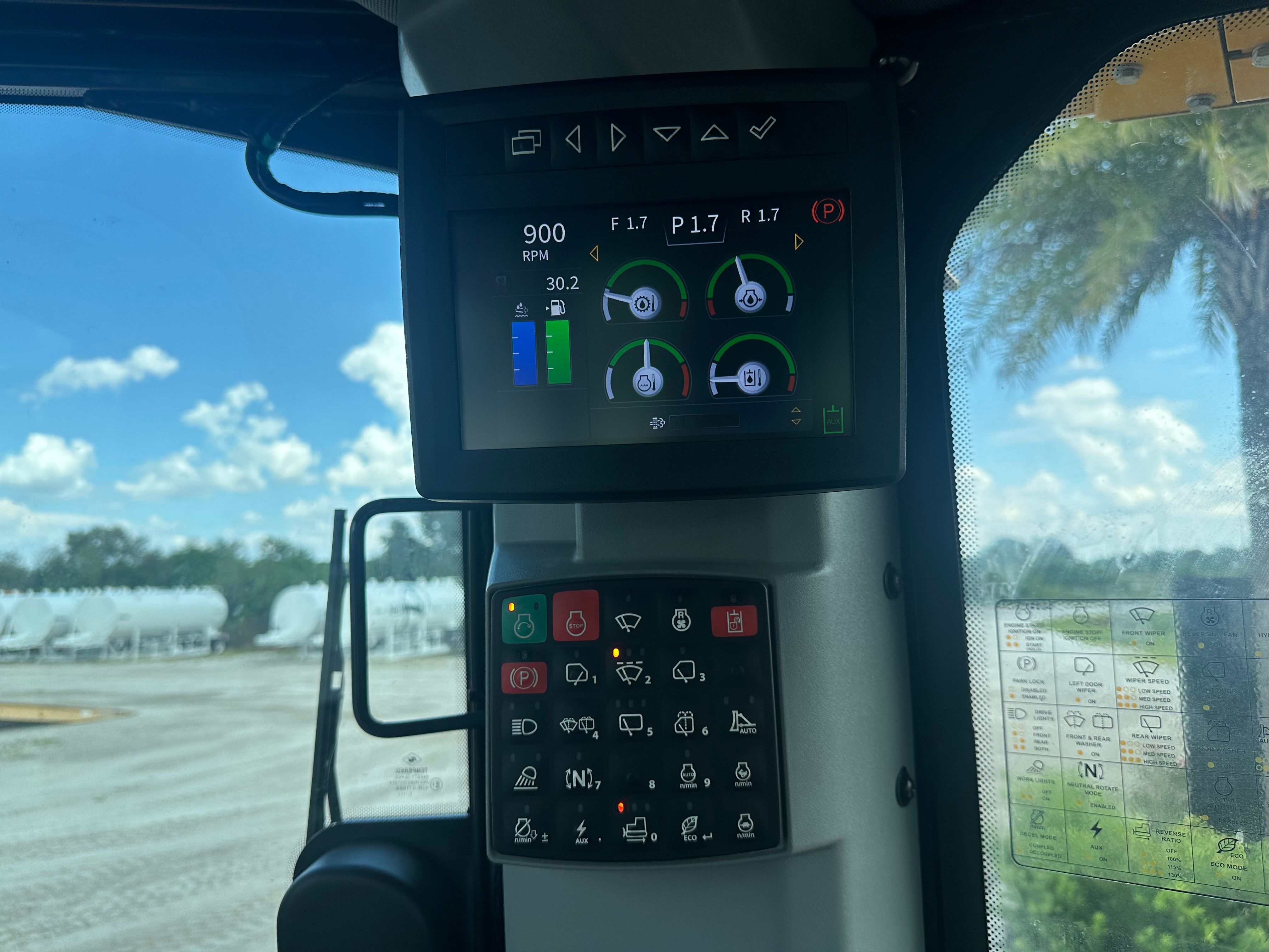 2023 JOHN DEERE 850L WLT Photo 9 Thumbnail