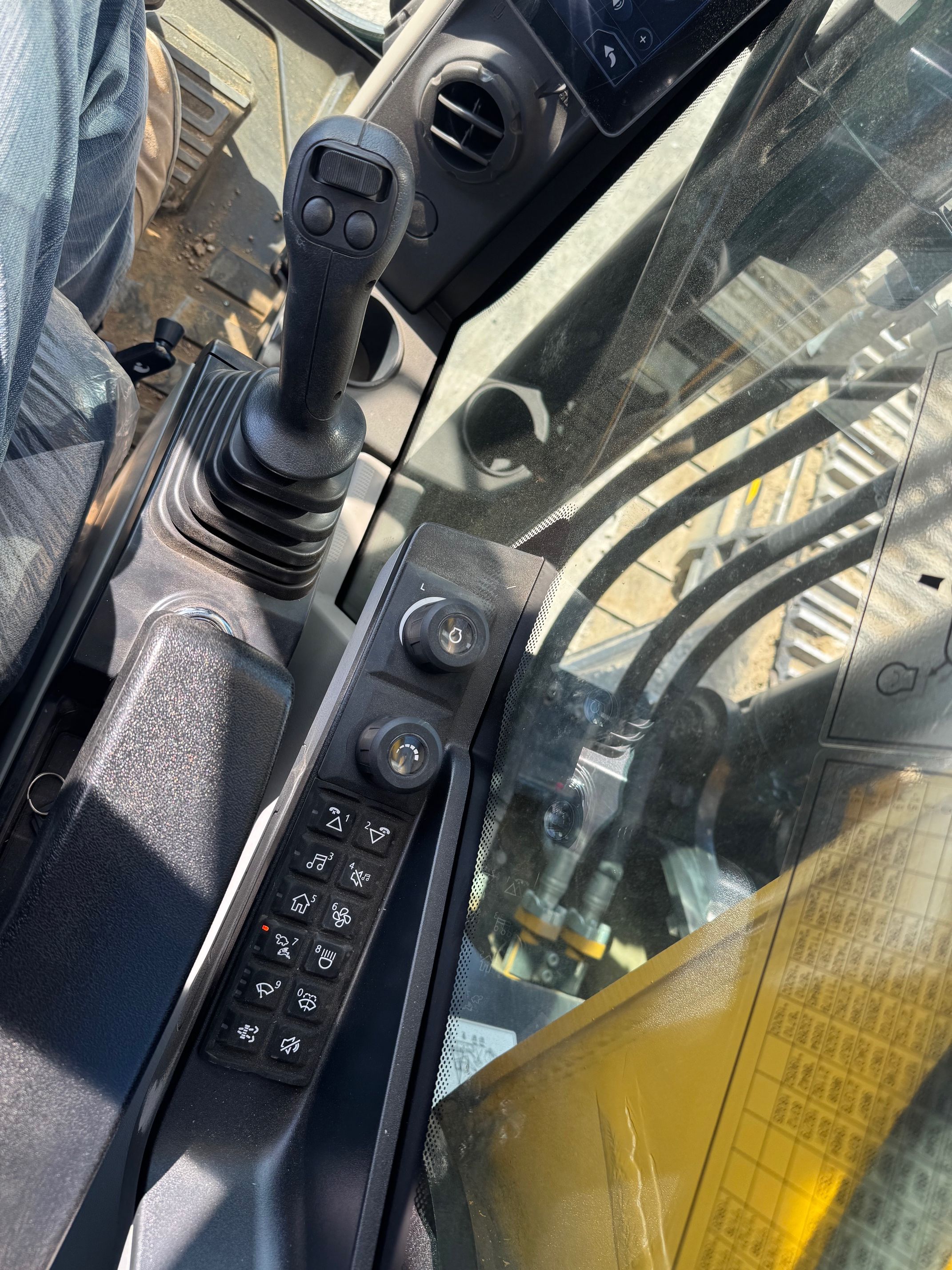 2025 SANY SY335C Photo 8 Thumbnail